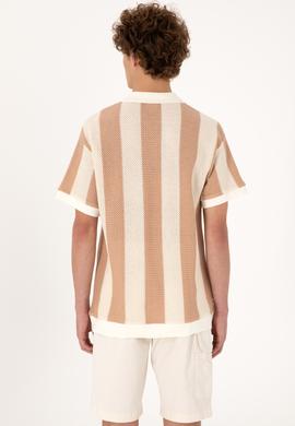 Erkek Comfort Fit Kaçık Yaka Camel Örgülü Tişört - 50300240032