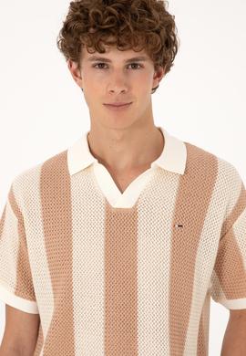 Erkek Comfort Fit Kaçık Yaka Camel Örgülü Tişört - 50300240032