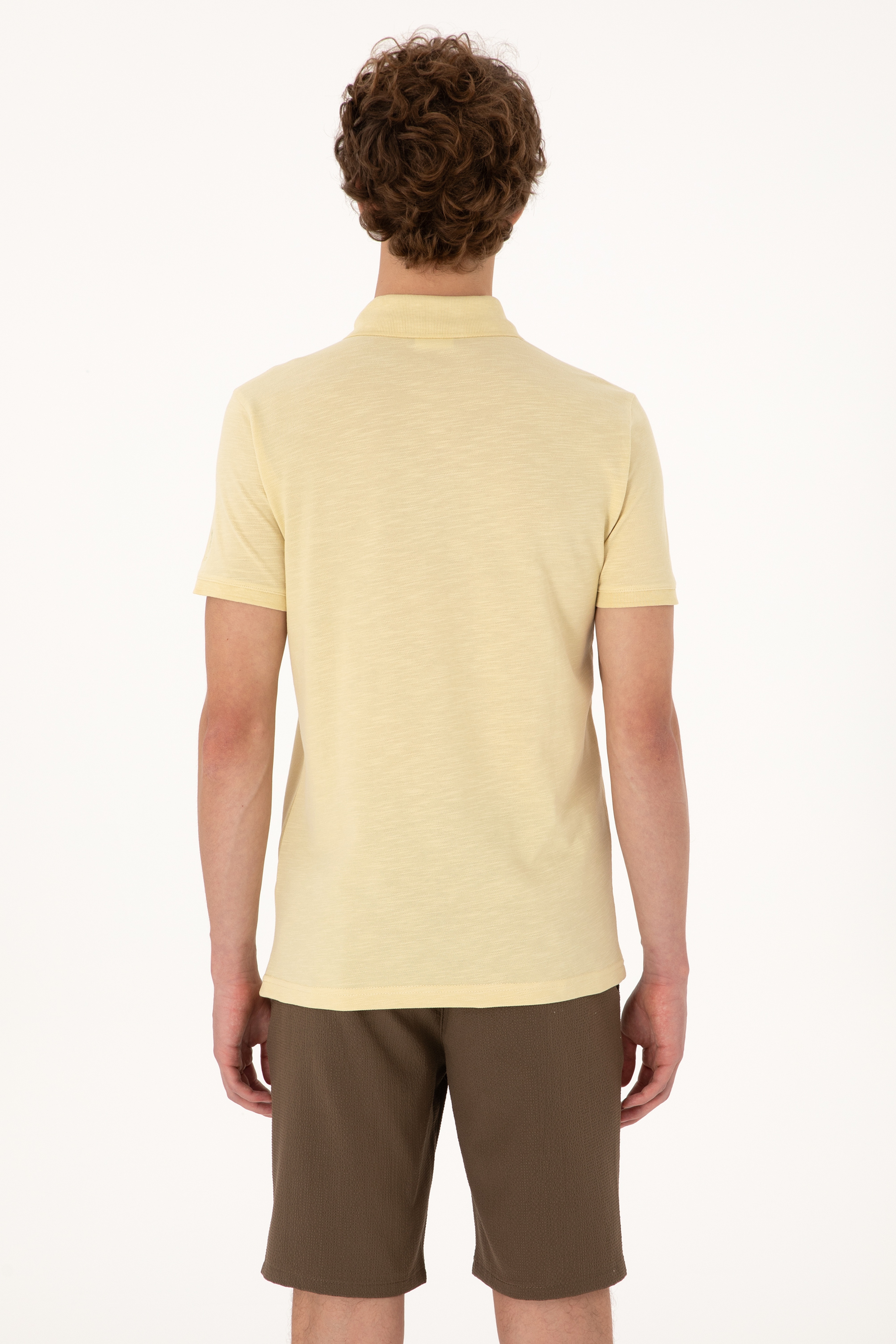 Erkek Slim Fit Dökümlü Polo Yaka Açık Sarı Tişört
