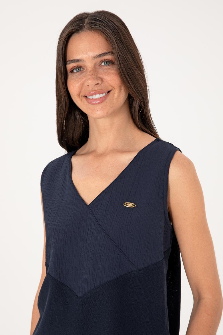 Kadın Lacivert Kolsuz V Yaka Tişört - 50300793009