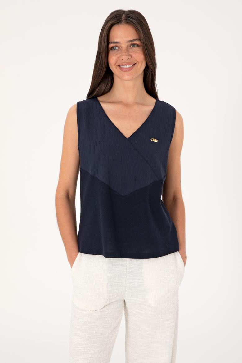 Kadın Lacivert Kolsuz V Yaka Tişört