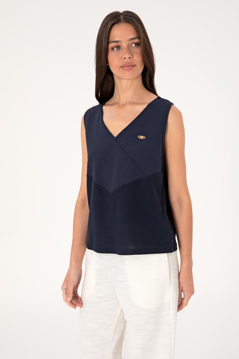 Kadın Lacivert Kolsuz V Yaka Tişört - 50300793009
