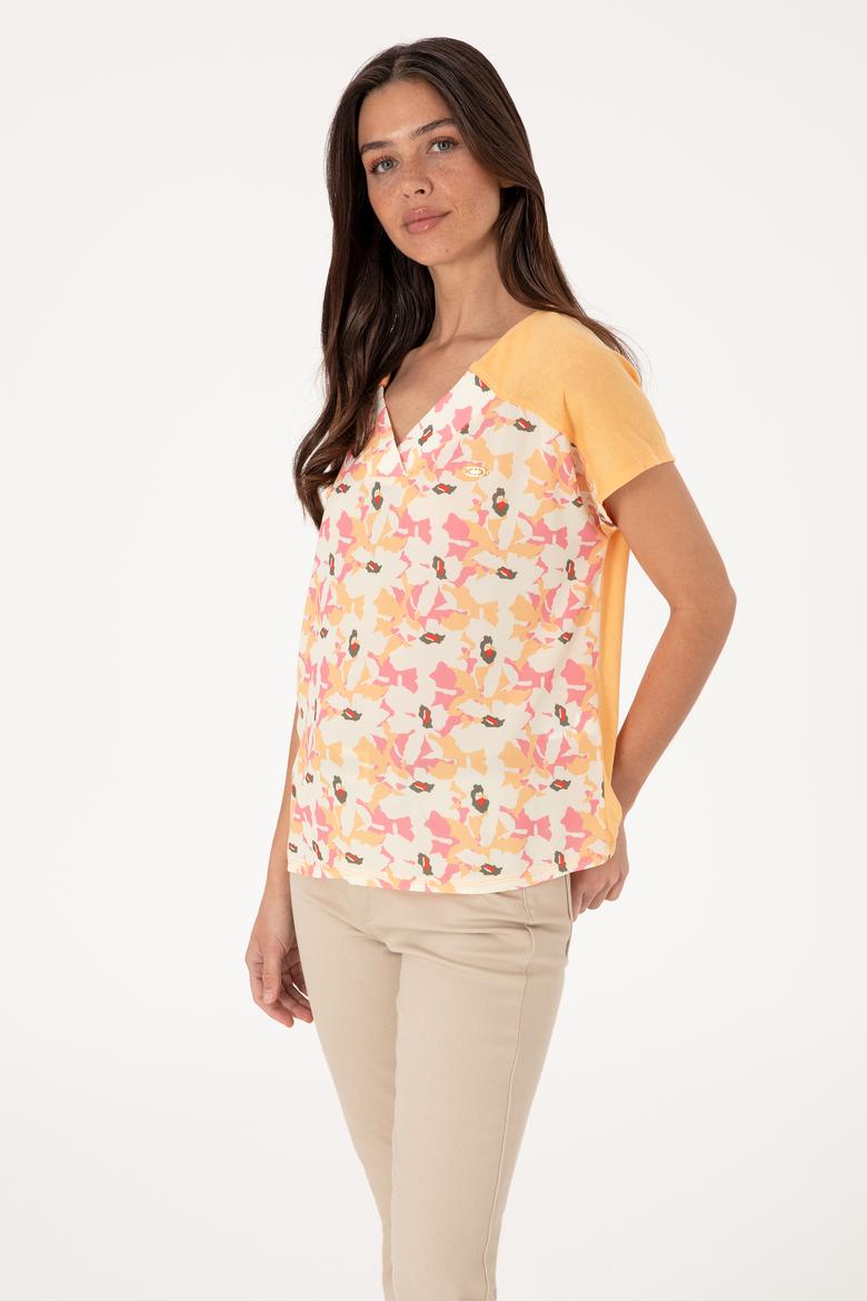 Kadın Turuncu Desenli V Yaka Tişört - 50301043012