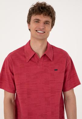 Erkek Comfort Fit Kaçık Yaka Vişne Tişört - 50303224023