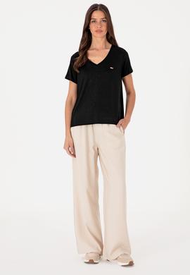 Kadın Siyah Simli V Yaka Tişört - 50305781005