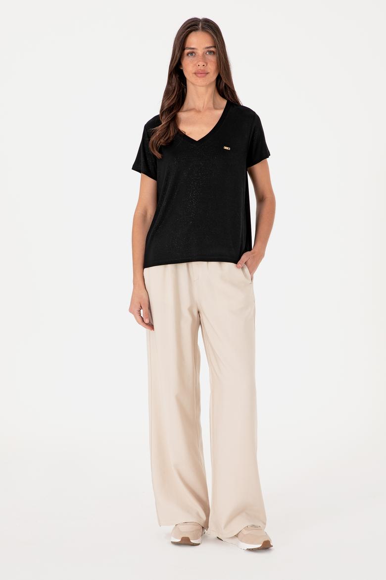 Kadın Siyah Simli V Yaka Tişört - 50305781005