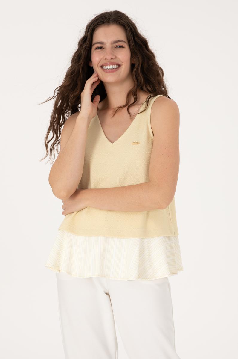 Kadın Açık Haki Kolsuz V Yaka Tişört