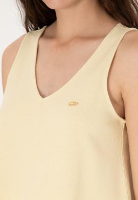 Kadın Açık Haki Kolsuz V Yaka Tişört - 50300672004