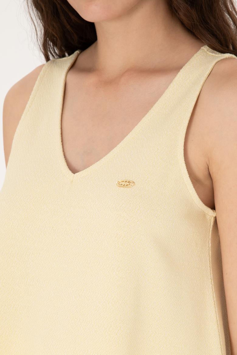 Kadın Açık Haki Kolsuz V Yaka Tişört - 50300672004