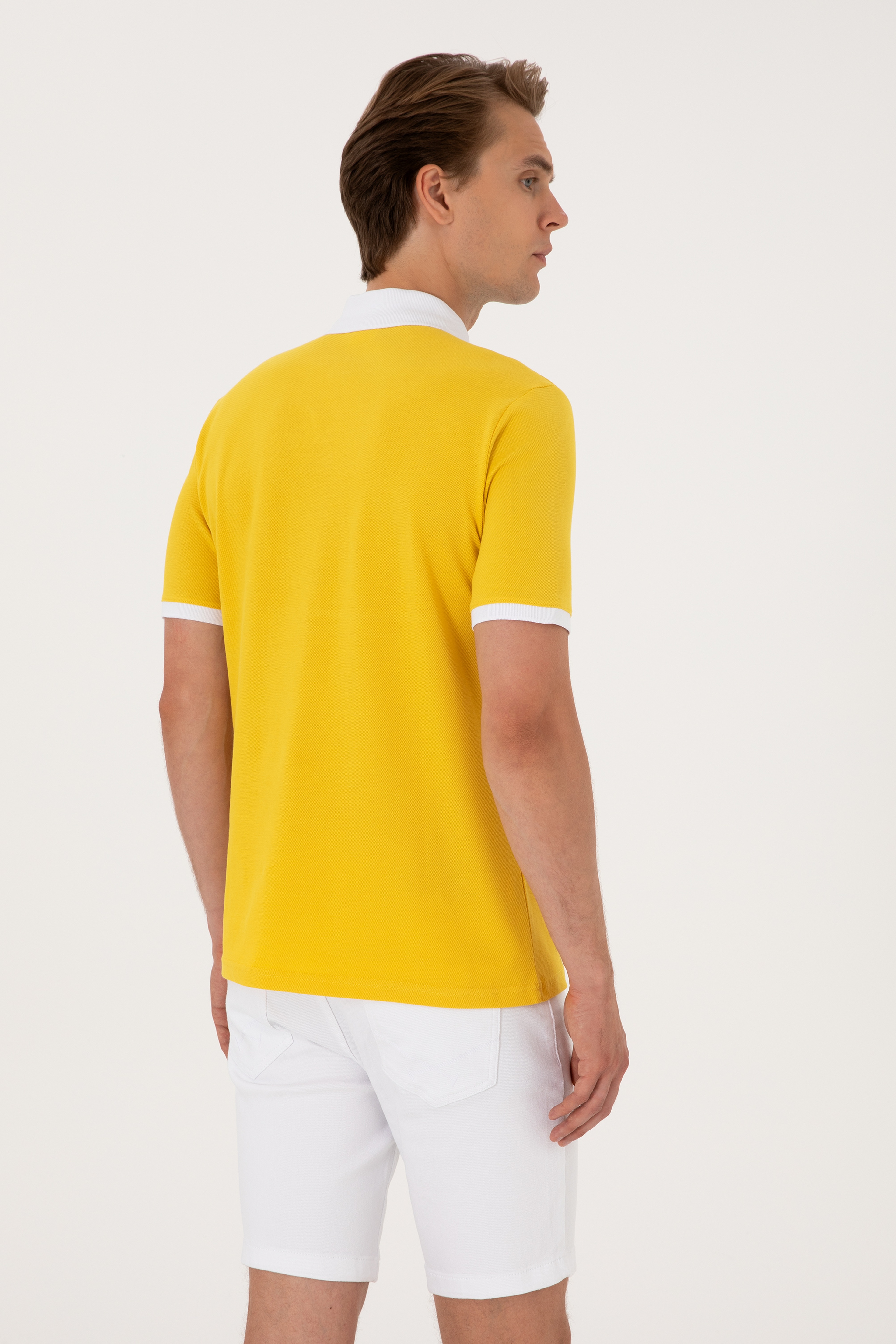 Erkek Regular Fit Polo Yaka Koyu Sarı Tişört - Image 5