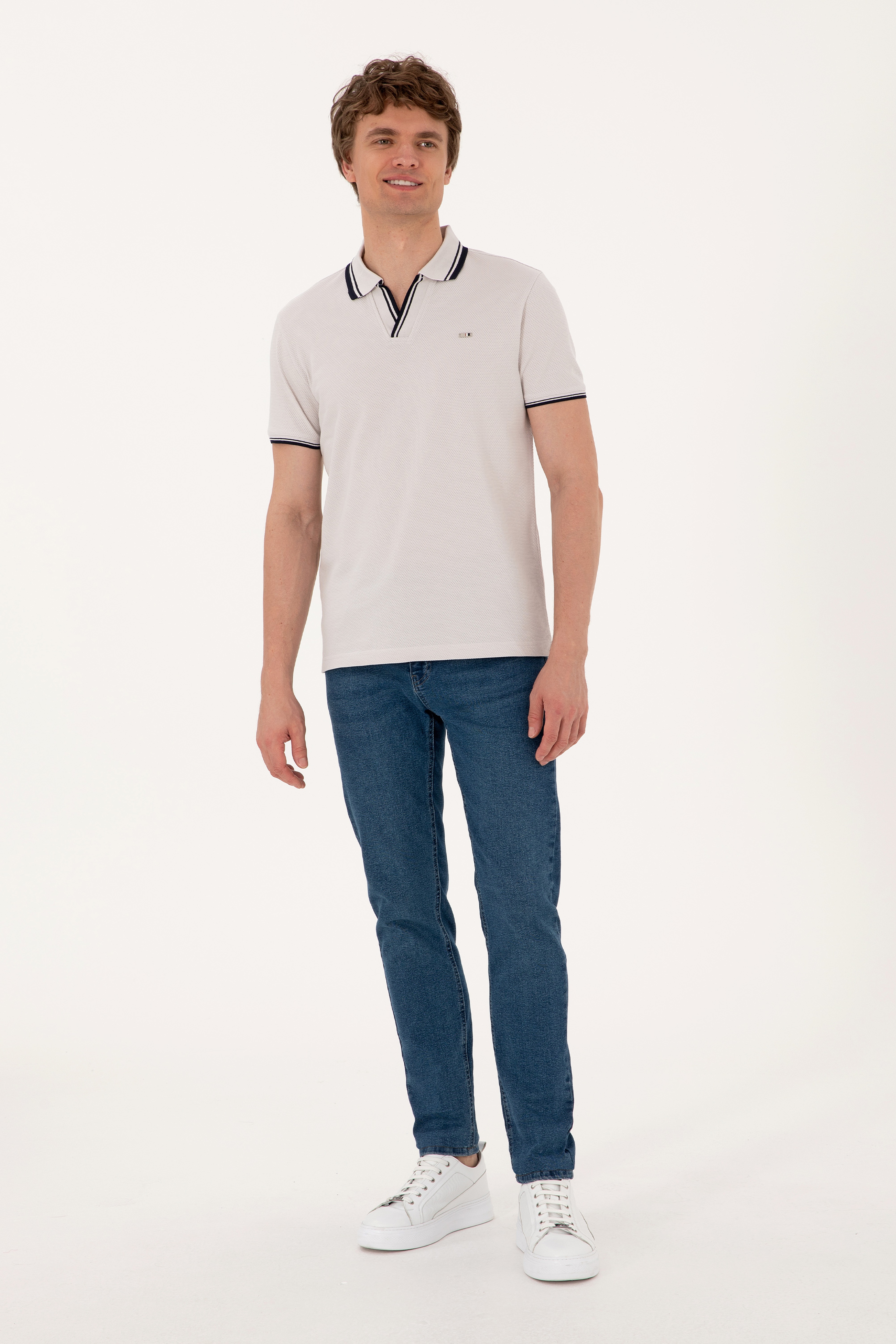 Erkek Slim Fit Kaçık Yaka Açık Gri Tişört - Image 4