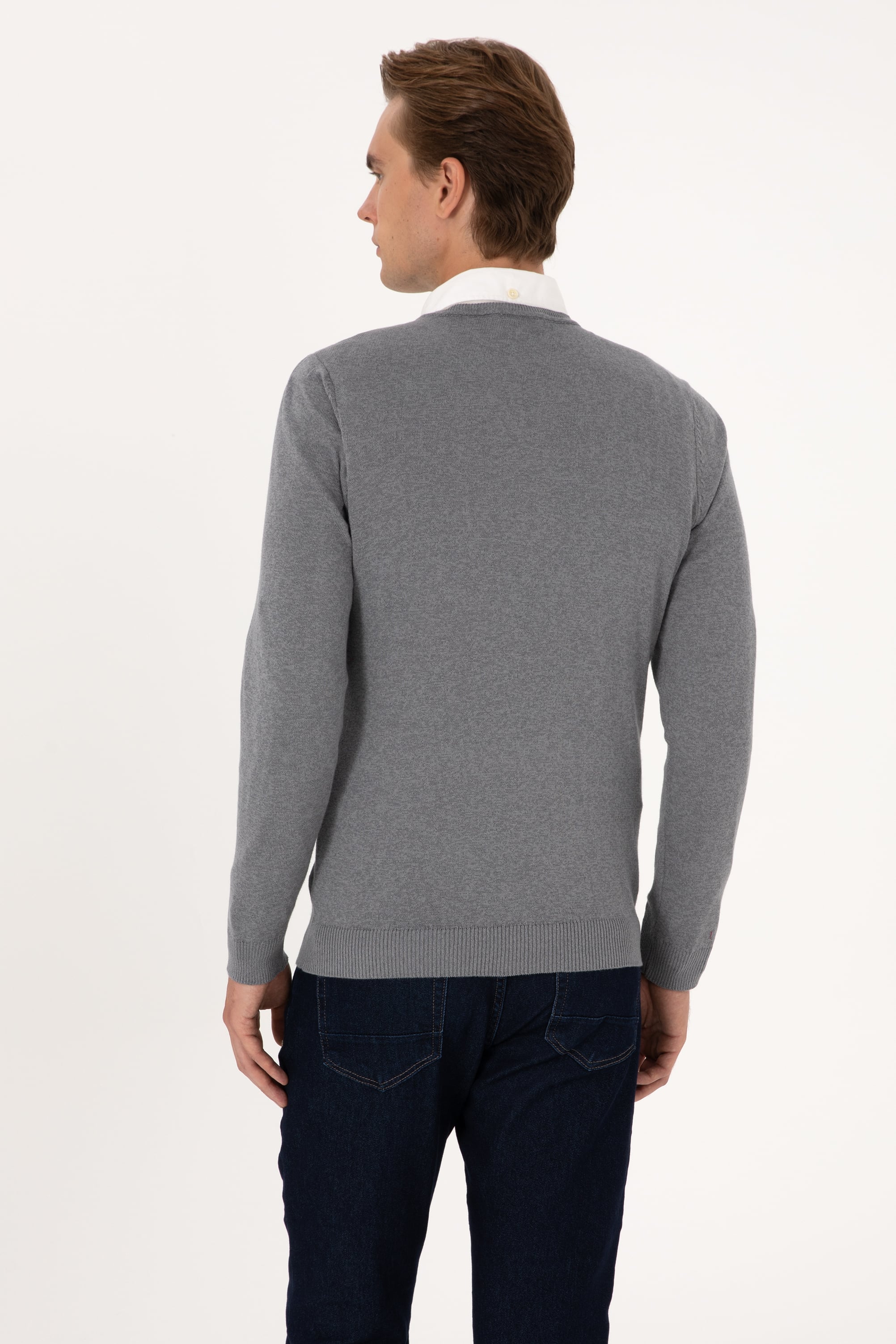 Erkek Slim Fit V Yaka Gri Melanj Basic Kazak - Image 5