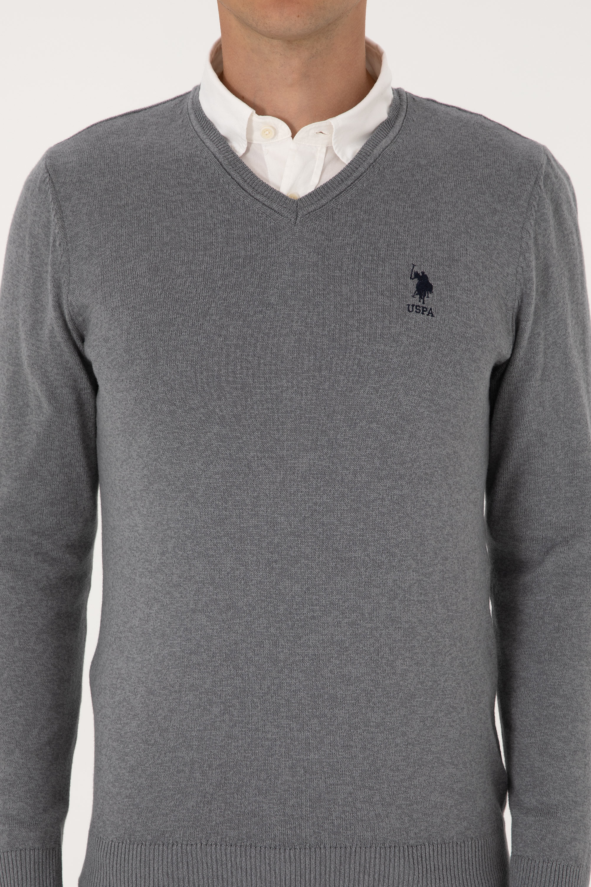 Erkek Slim Fit V Yaka Gri Melanj Basic Kazak - Image 6