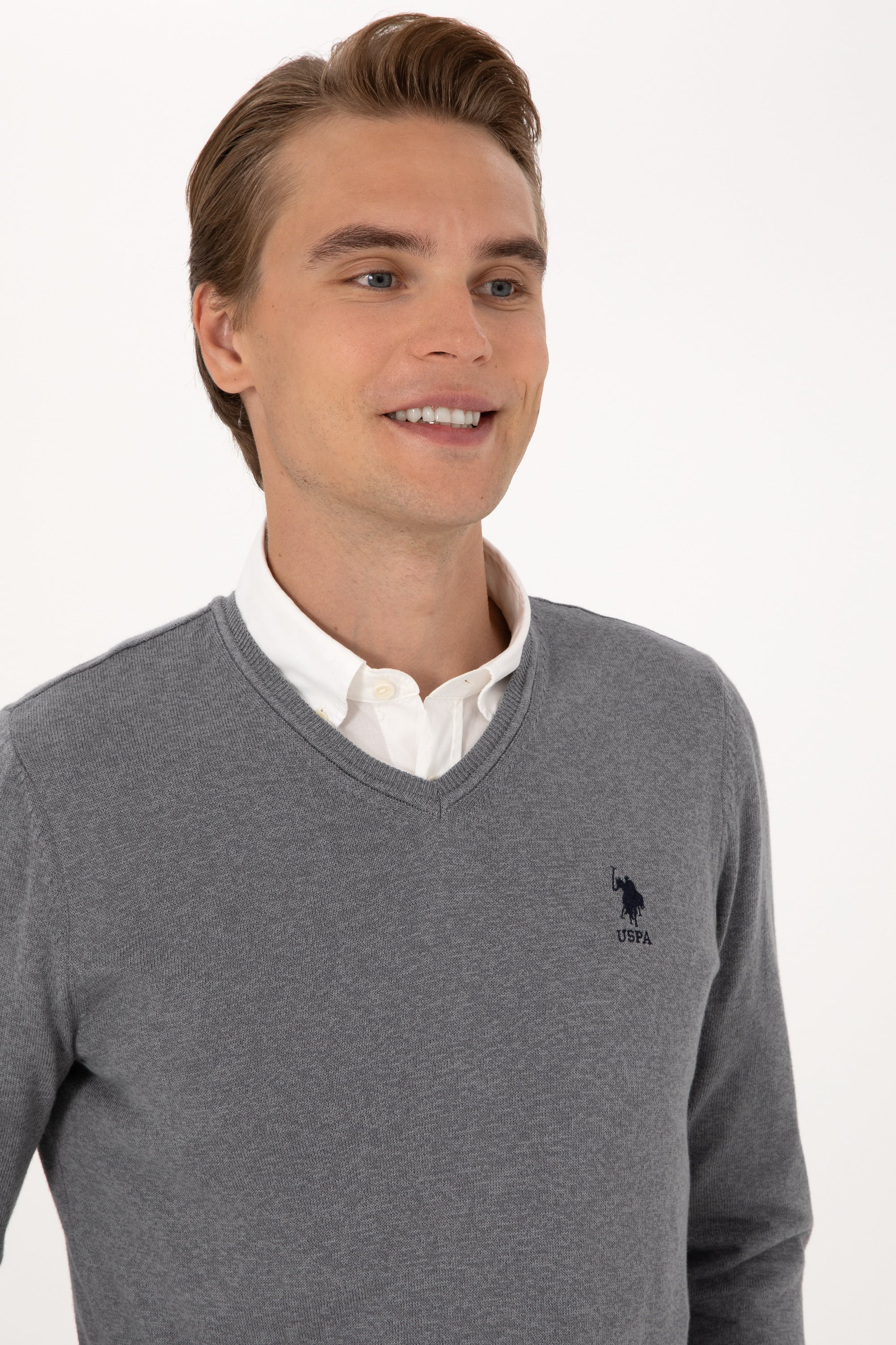 Erkek Slim Fit V Yaka Gri Melanj Basic Kazak - Image 2