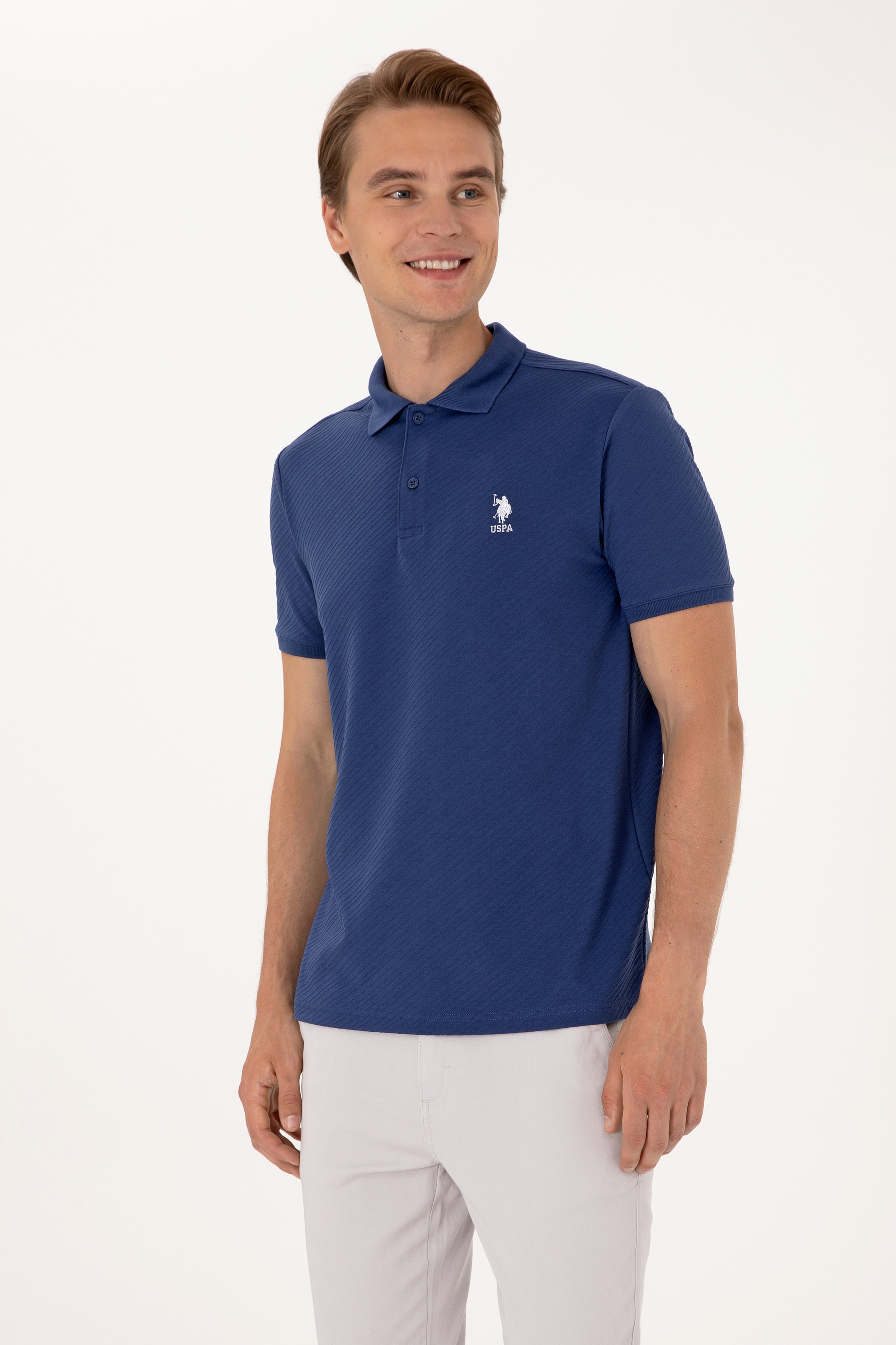 Erkek Regular Fit Açık Lacivert Polo Yaka Dokulu Tişört - Image 3