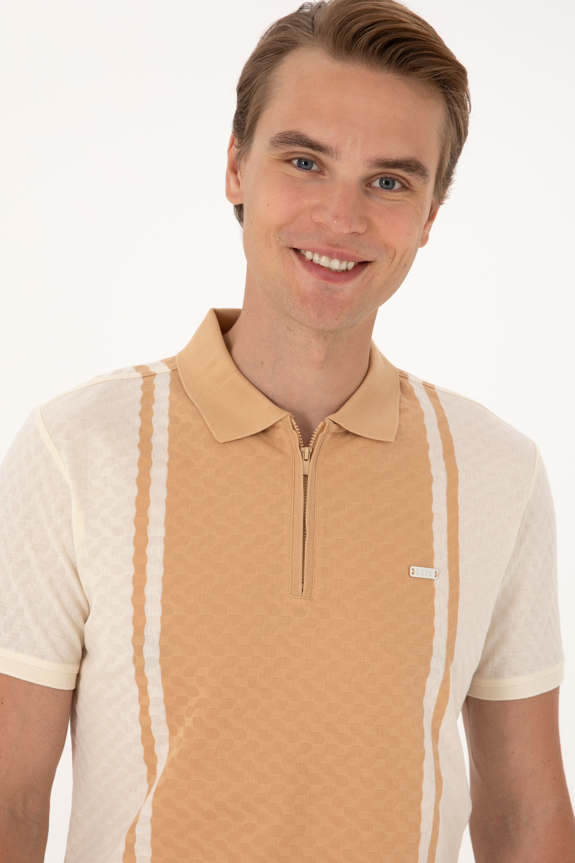 Erkek Regular Fit Ekru Polo Yaka Fermuarlı Tişört - Image 2