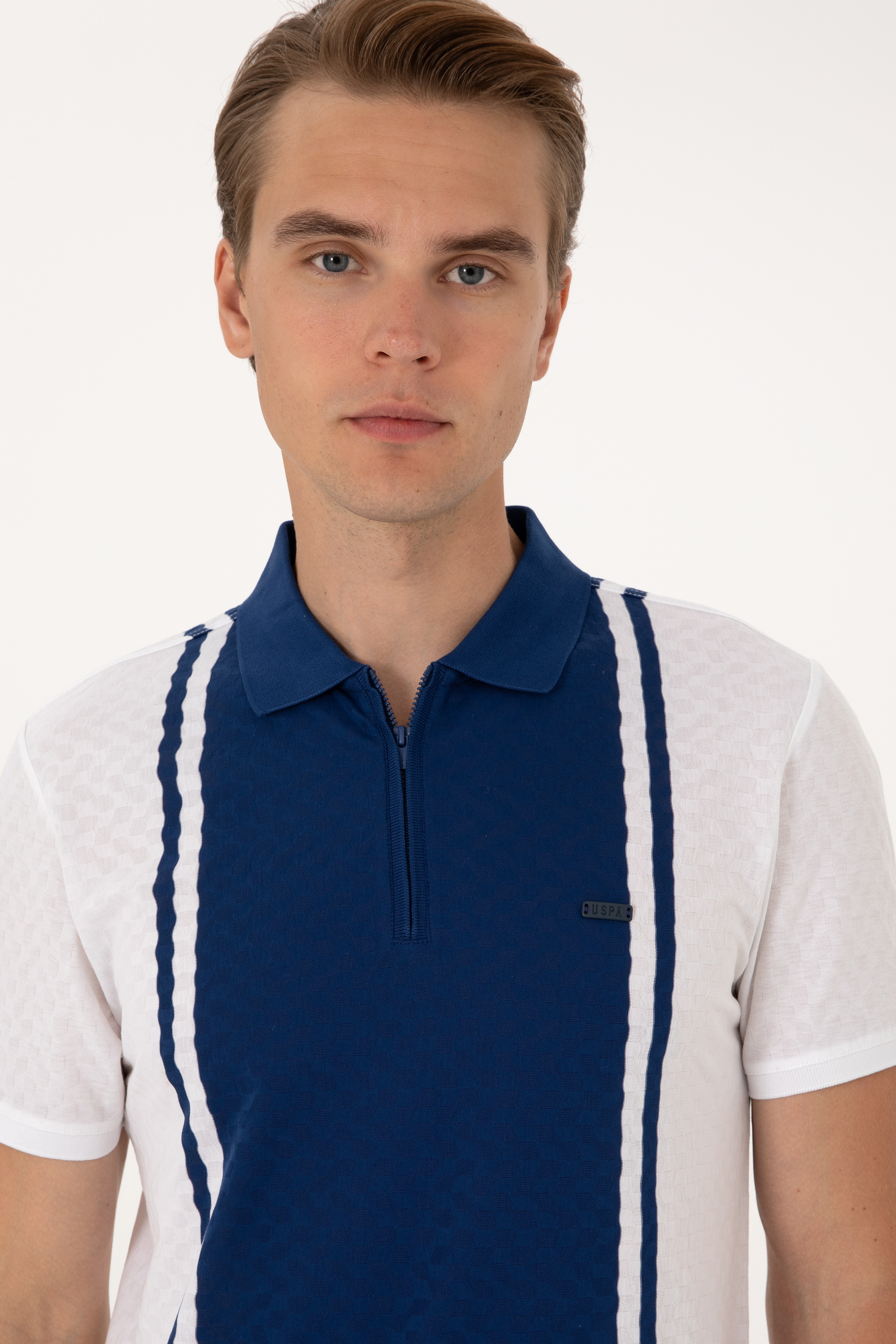 Erkek Regular Fit Beyaz Polo Yaka Fermuarlı Tişört - Image 2