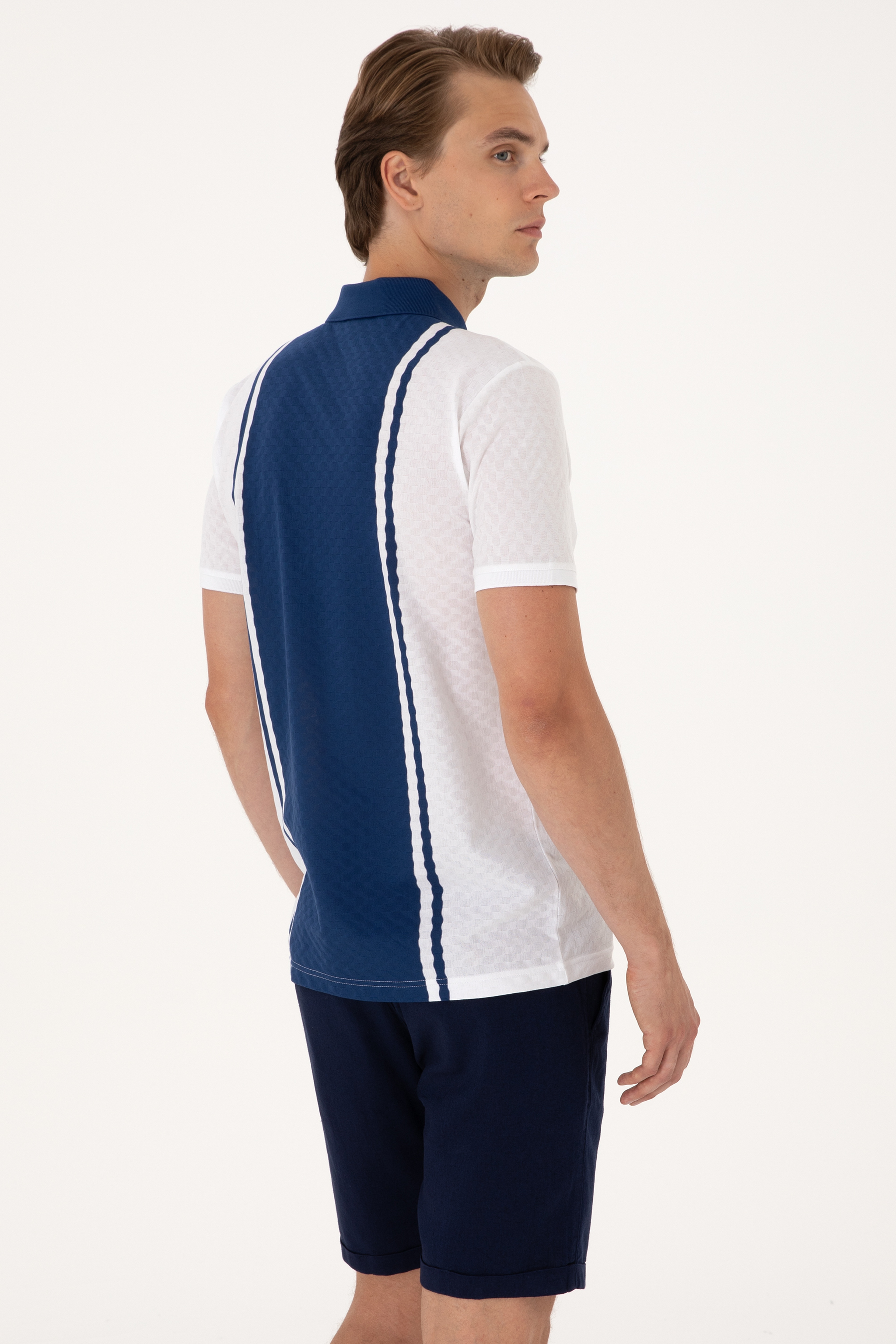 Erkek Regular Fit Beyaz Polo Yaka Fermuarlı Tişört - Image 5
