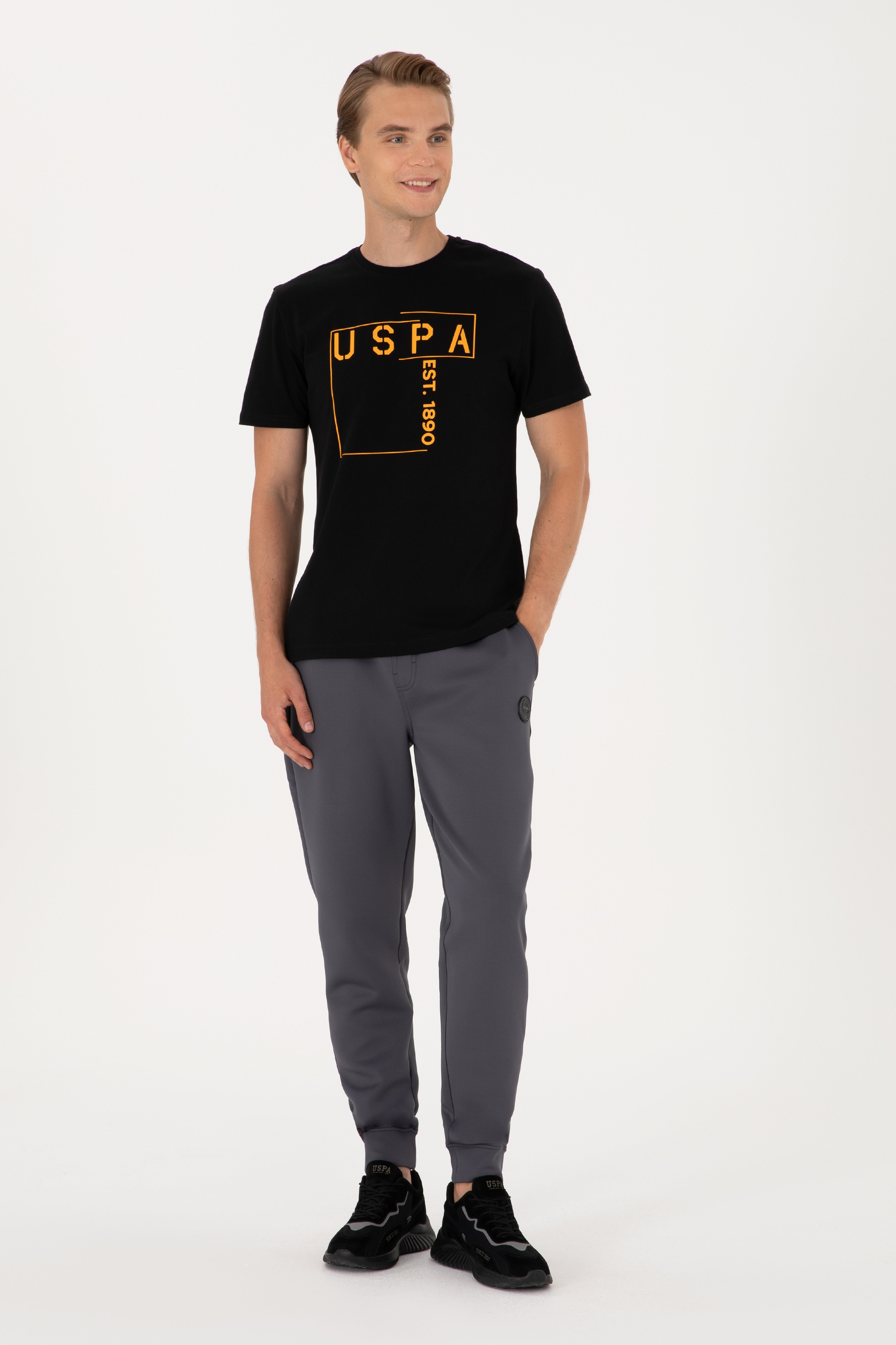 Erkek Regular Fit Siyah Bisiklet Yaka Tişört
