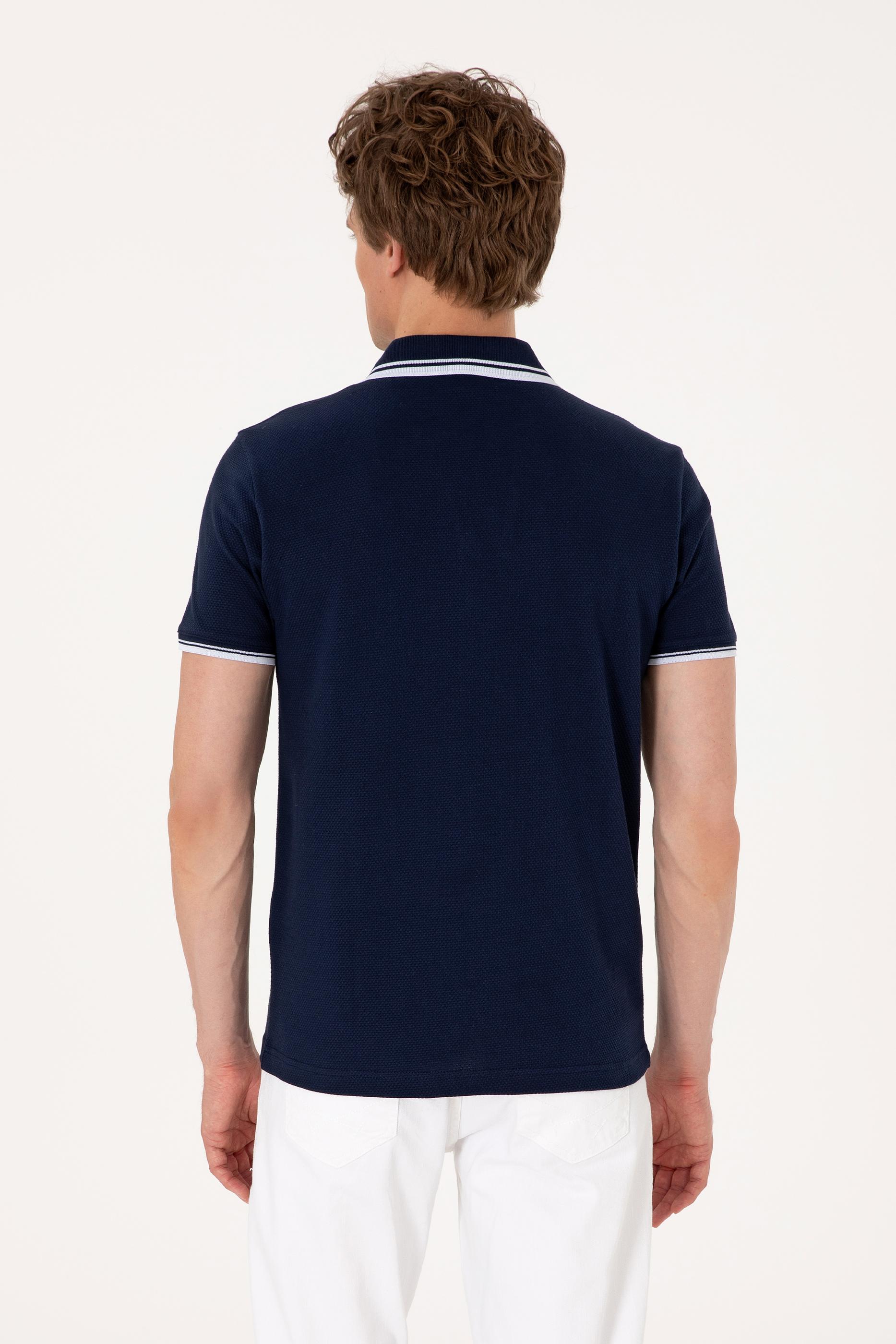 Erkek Slim Fit Kaçık Yaka Lacivert Tişört