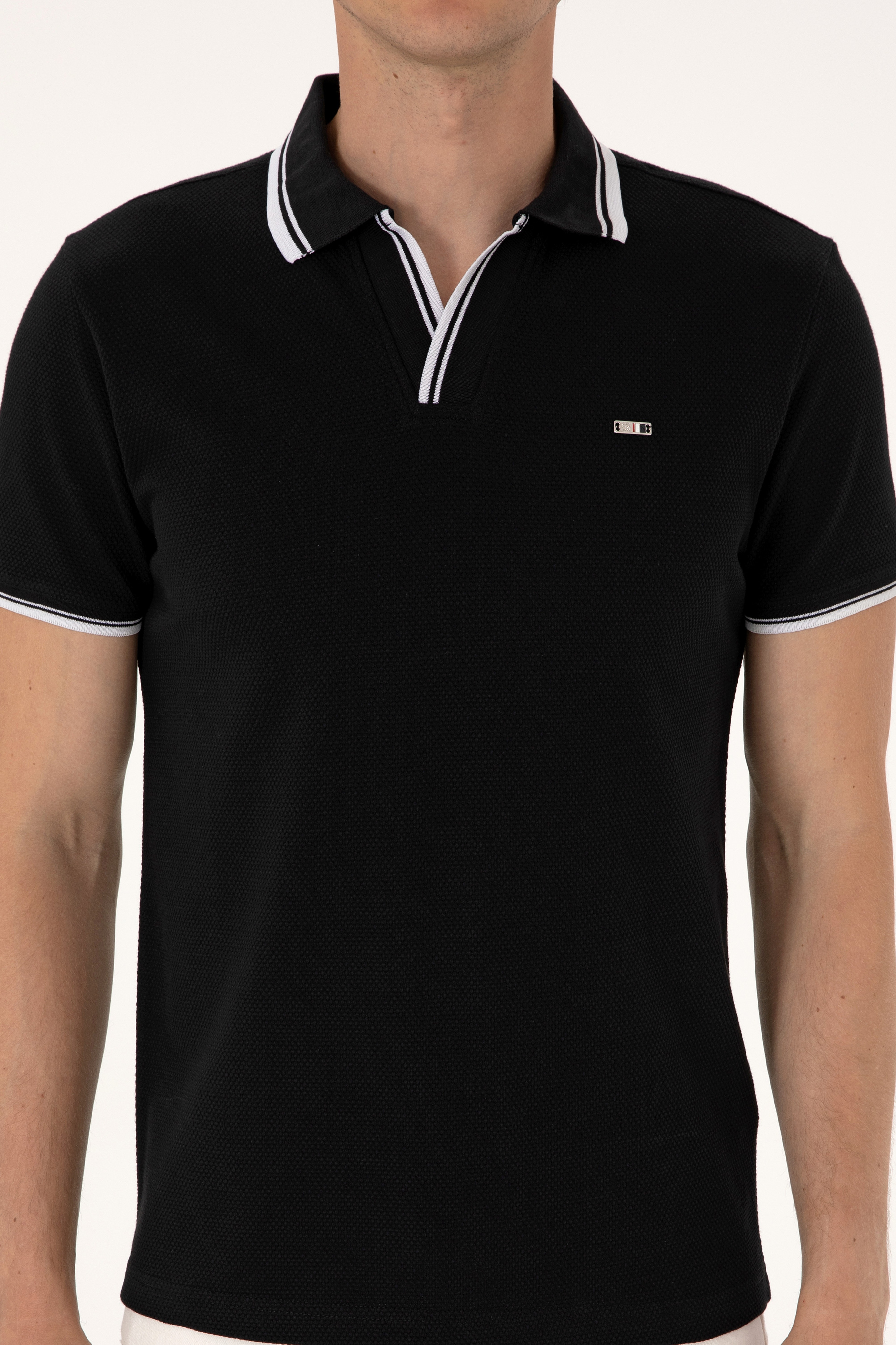 Erkek Slim Fit Kaçık Yaka Siyah Tişört - Image 6