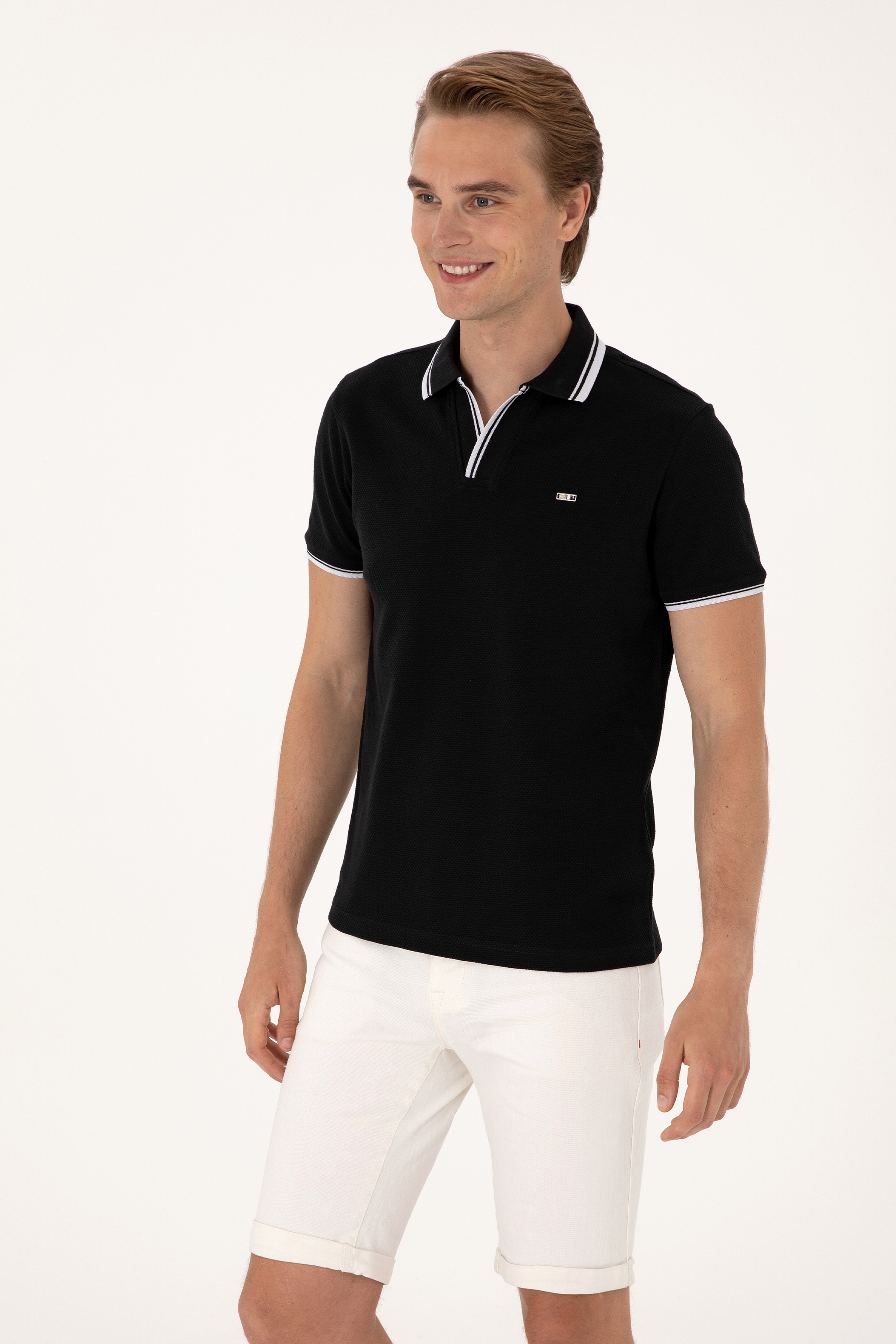 Erkek Slim Fit Kaçık Yaka Siyah Tişört - Image 3