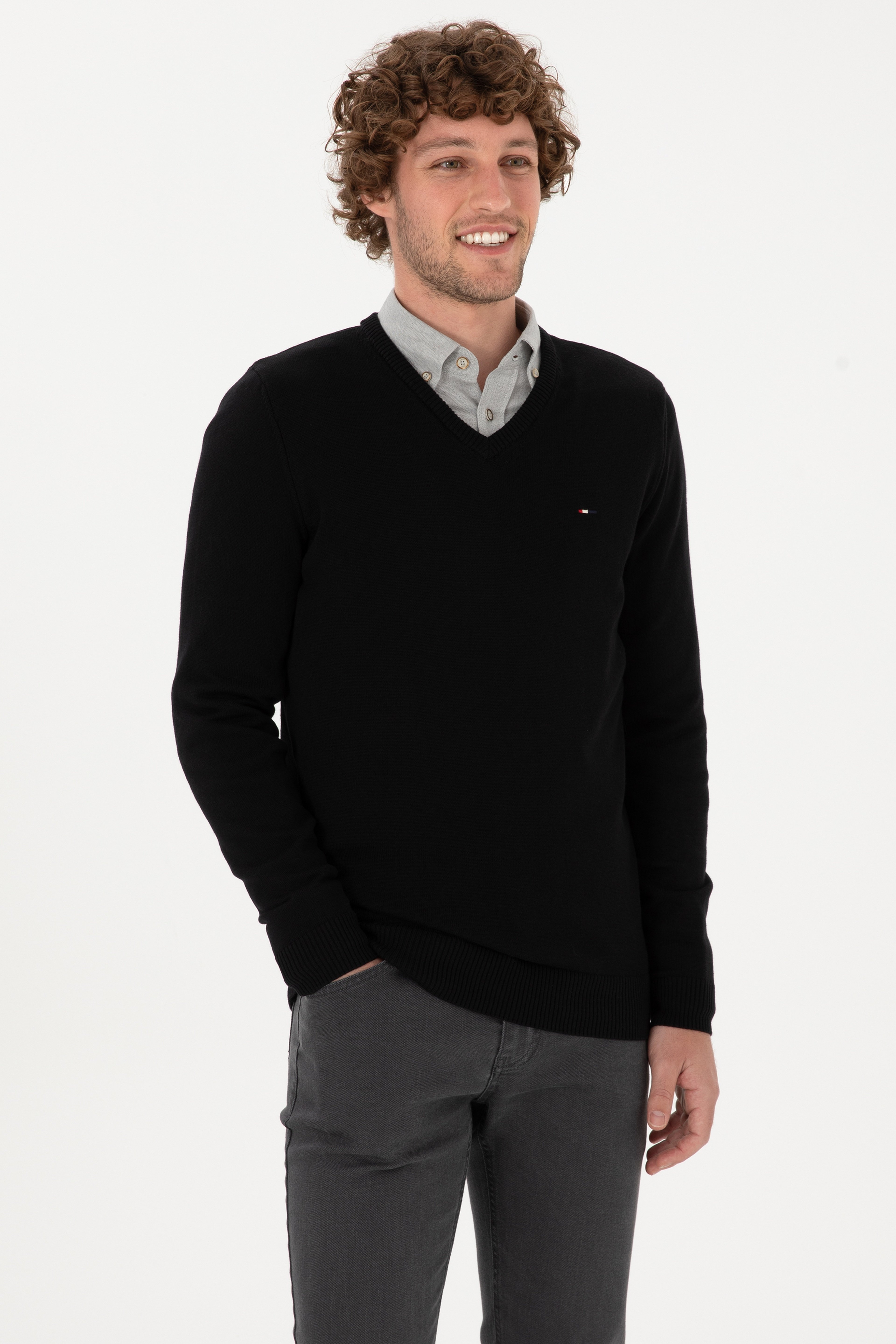 Erkek Slim Fit V Yaka Siyah Basic Kazak