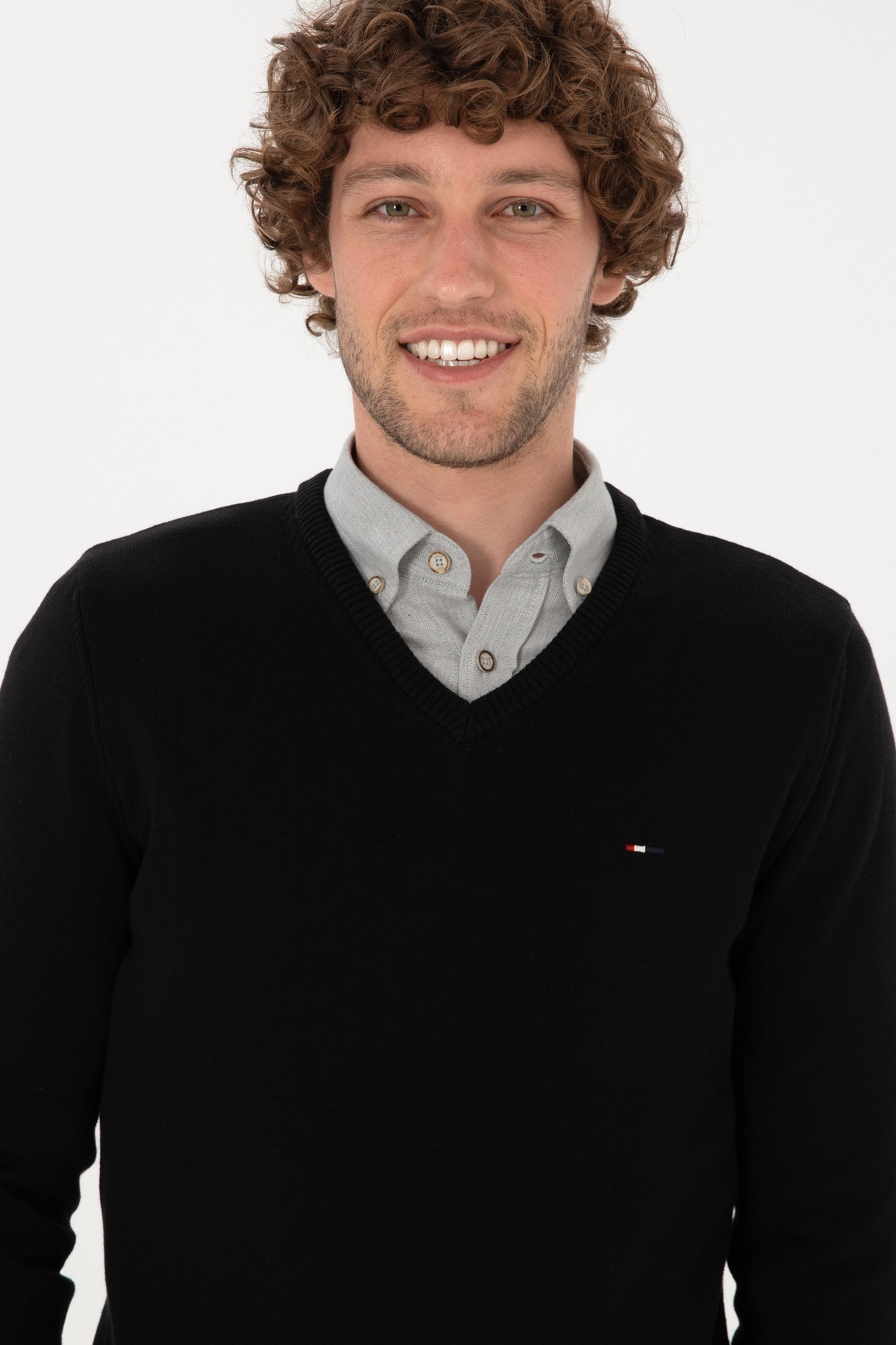 Erkek Slim Fit V Yaka Siyah Basic Kazak - Image 2