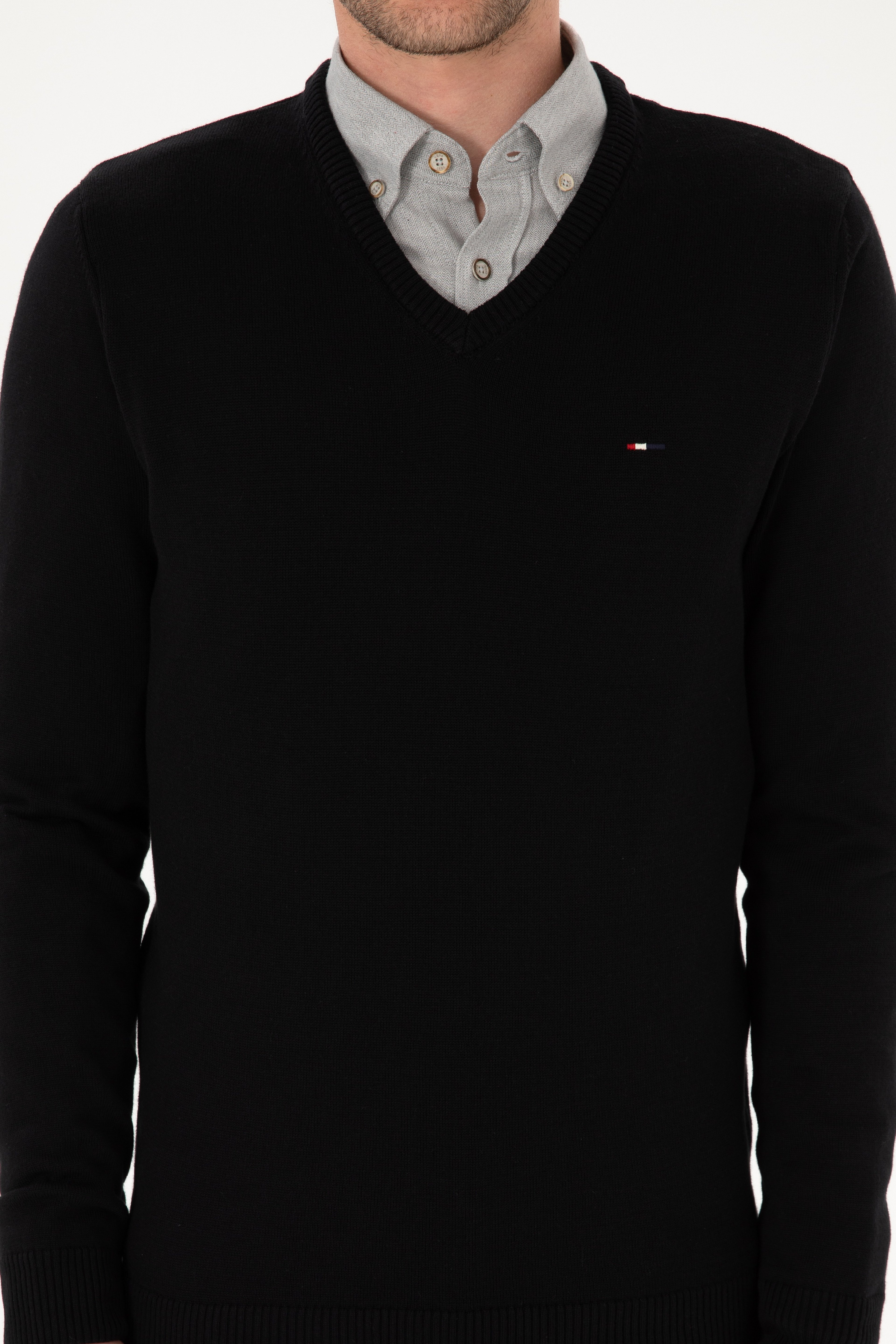 Erkek Slim Fit V Yaka Siyah Basic Kazak - Image 6