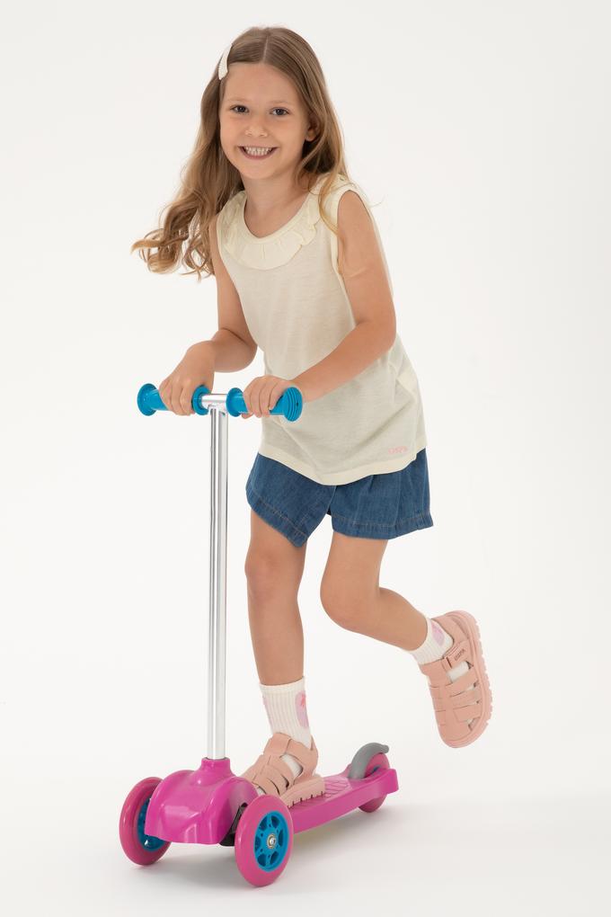 Kız Çocuk Krem Bisiklet Yaka Fırfır Detaylı Kolsuz Tişört