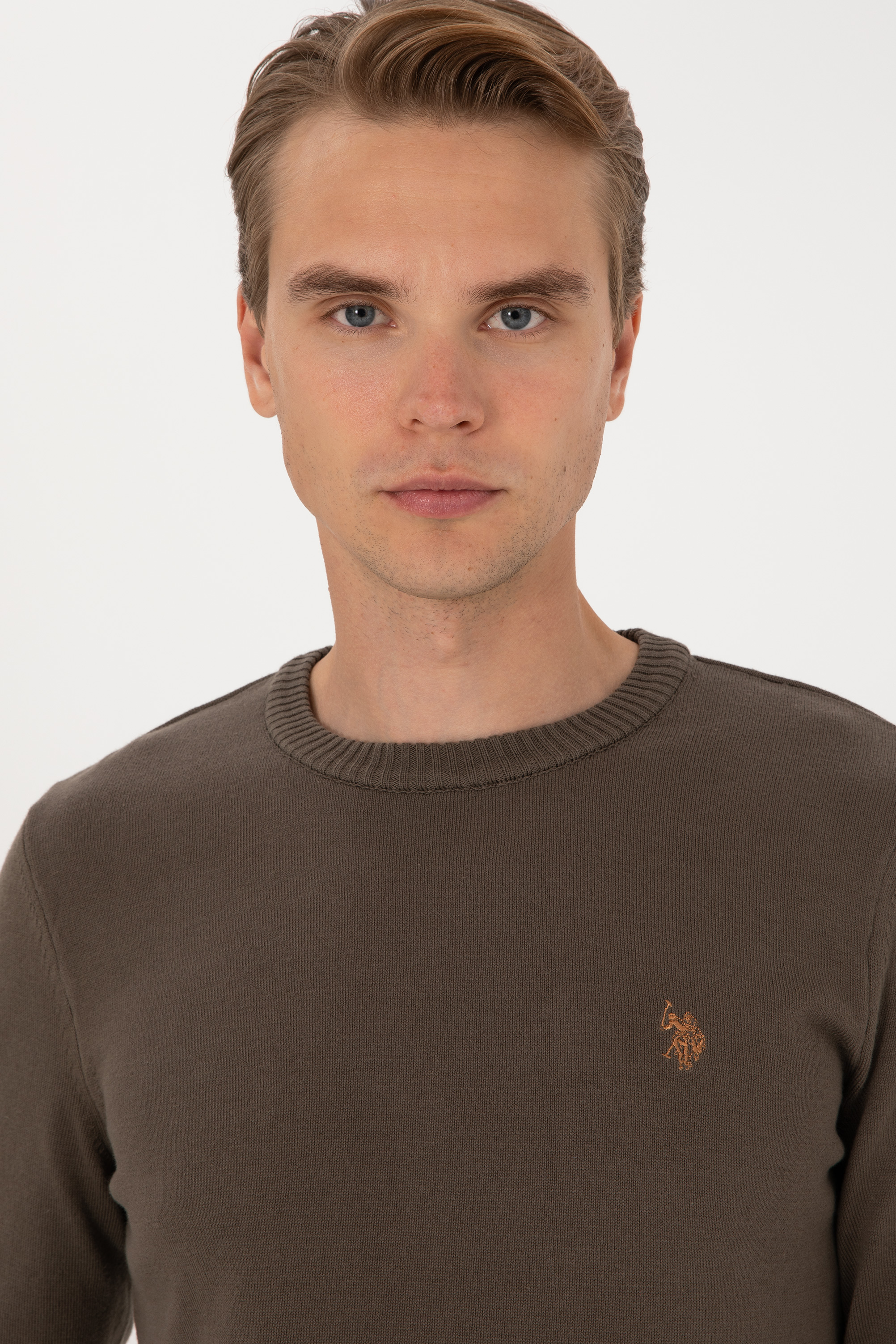 Erkek Slim Fit Bisiklet Yaka Vizon Basic Kazak - Image 2