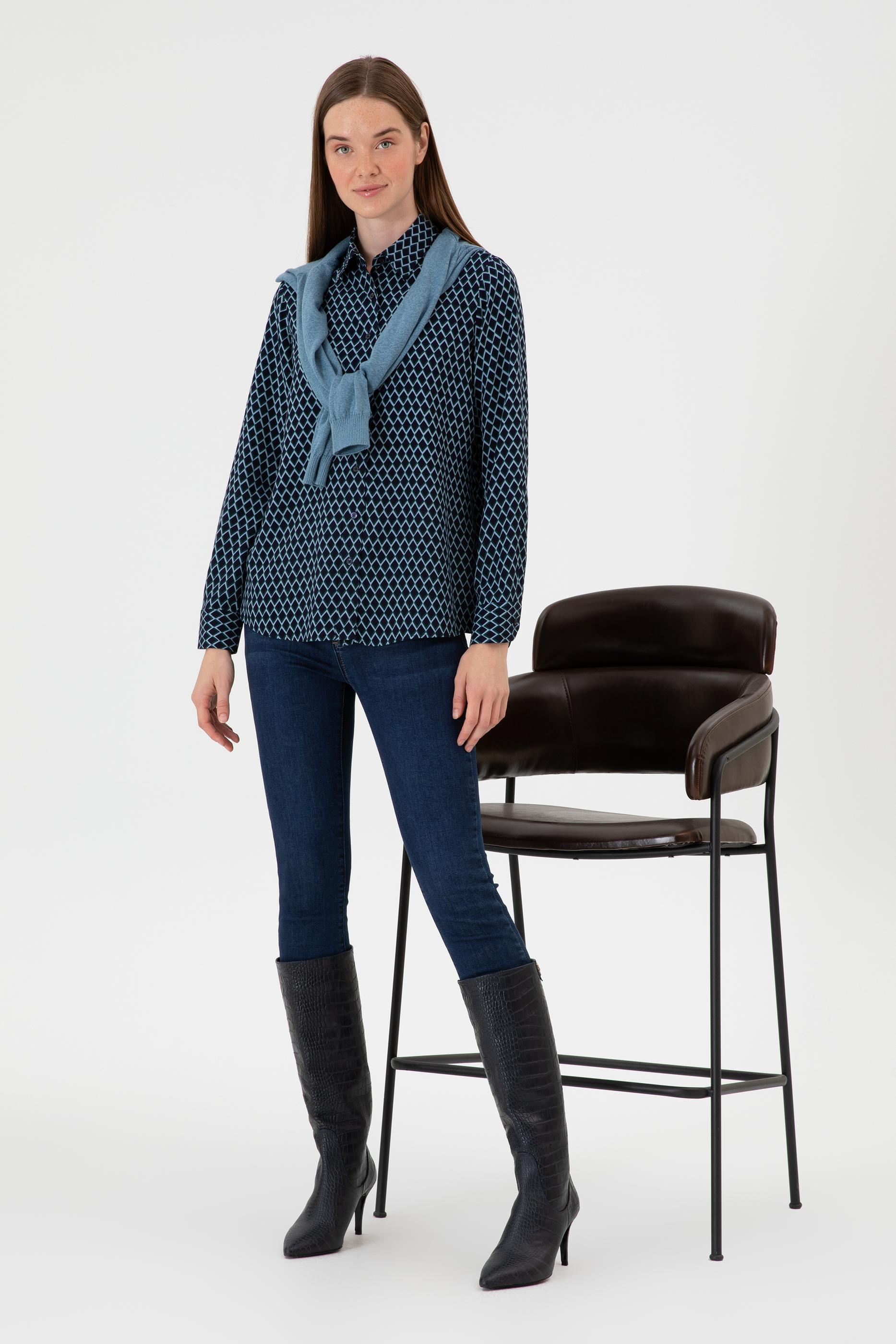 Kadın Lacivert Uzun Kollu Gömlek