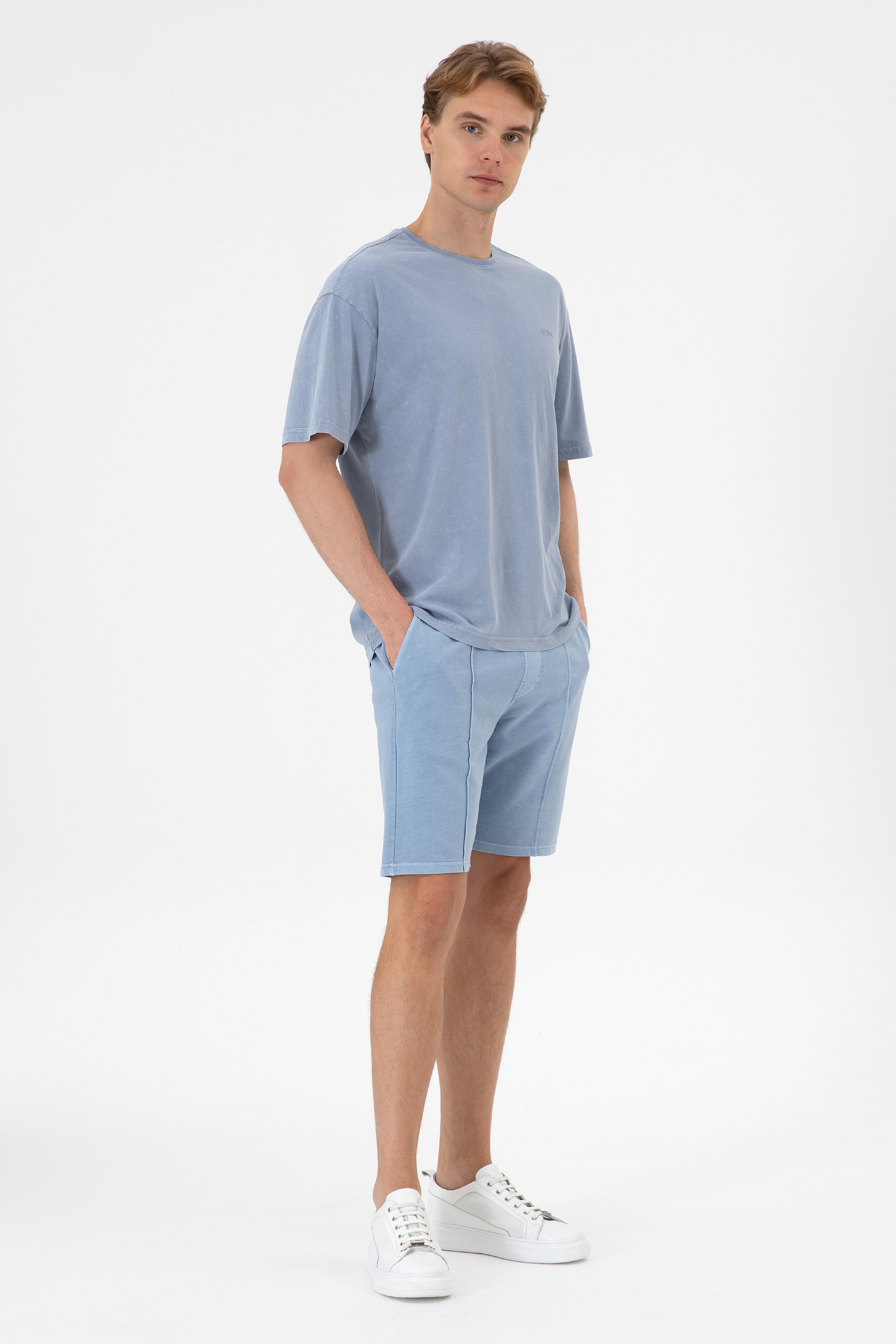 Erkek Comfort Fit Bisiklet Yaka Mavi Yıkamalı Tişört - Image 4