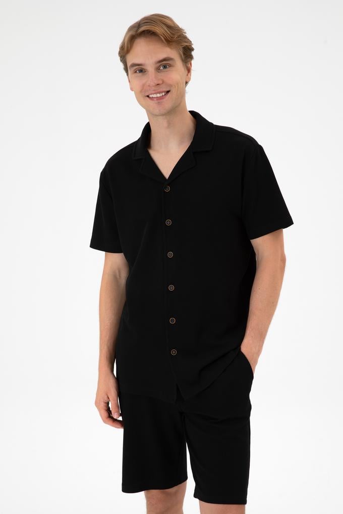 Erkek Siyah Apaş Yaka Kısa Kollu Örme Gömlek