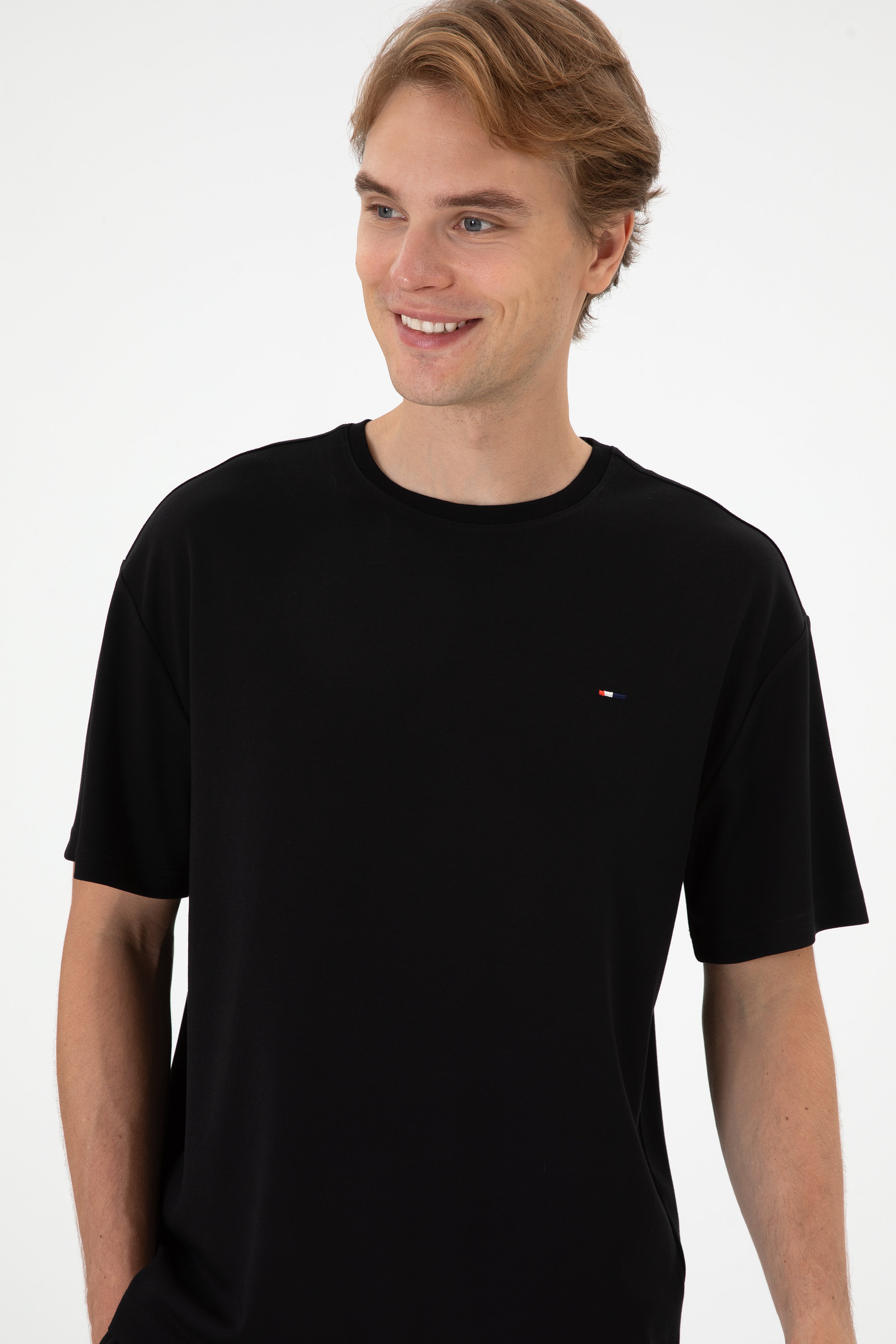 Erkek Comfort Fit Bisiklet Yaka Siyah Tişört - Image 2