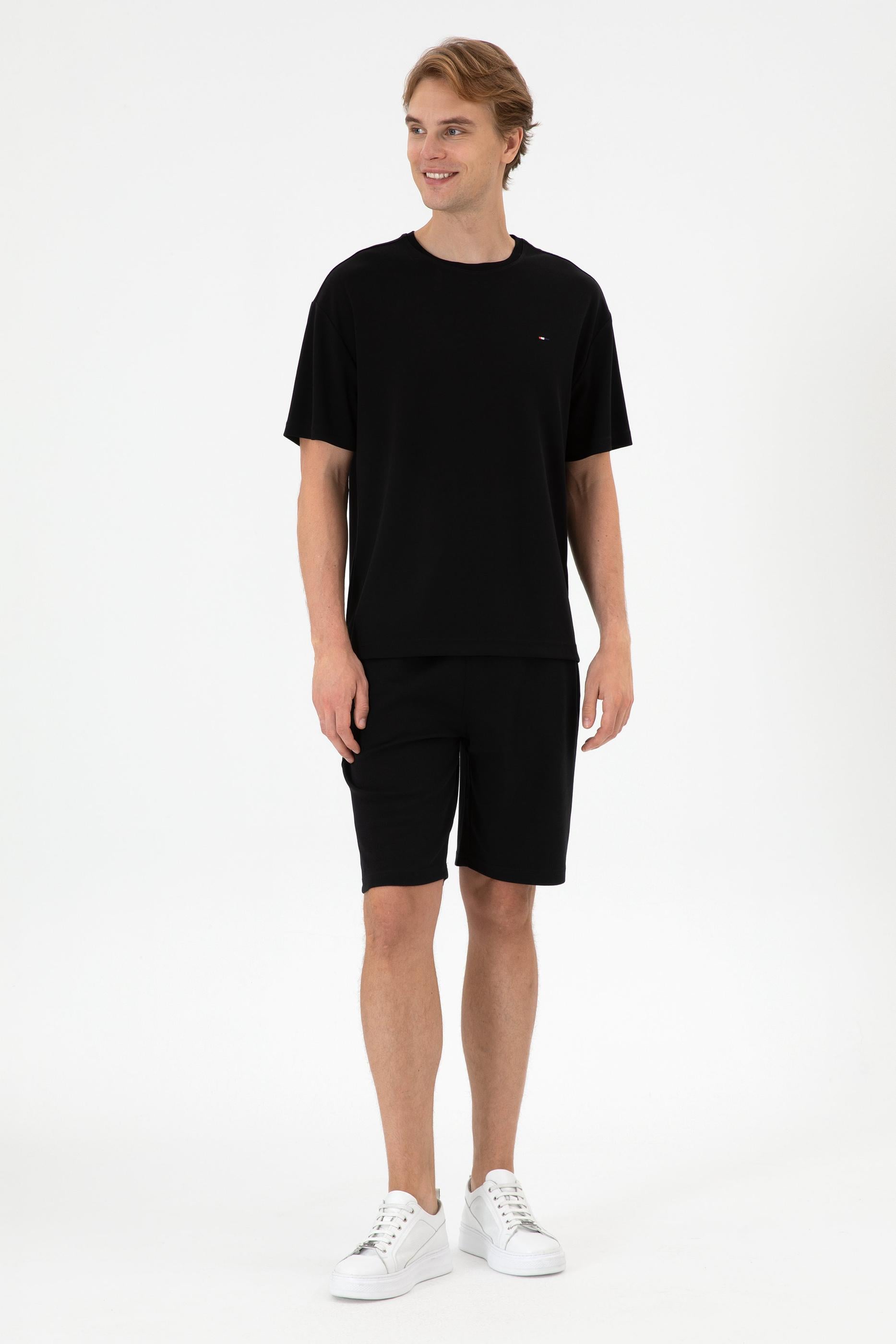 Erkek Comfort Fit Bisiklet Yaka Siyah Tişört