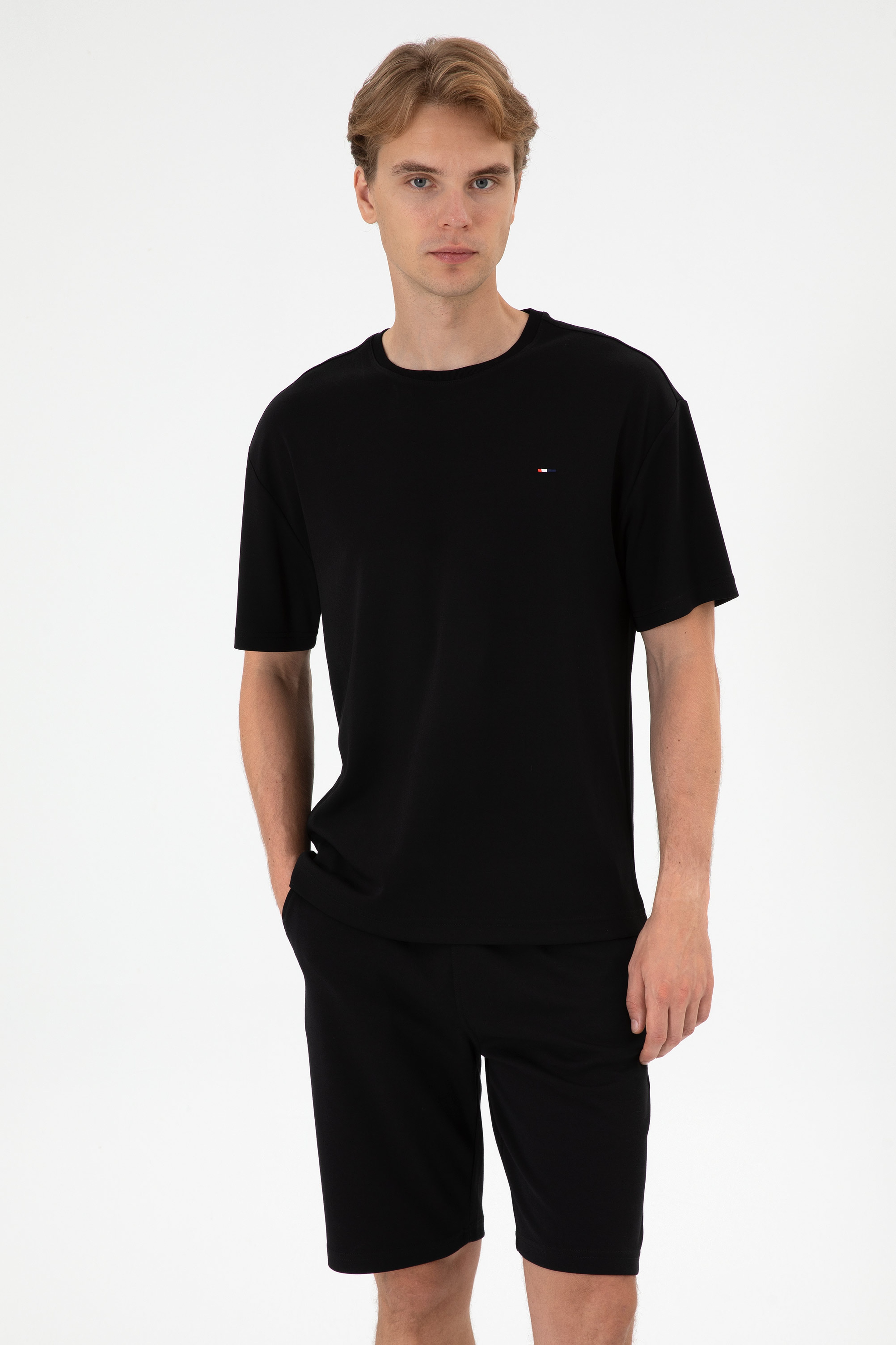 Erkek Comfort Fit Bisiklet Yaka Siyah Tişört - Image 1