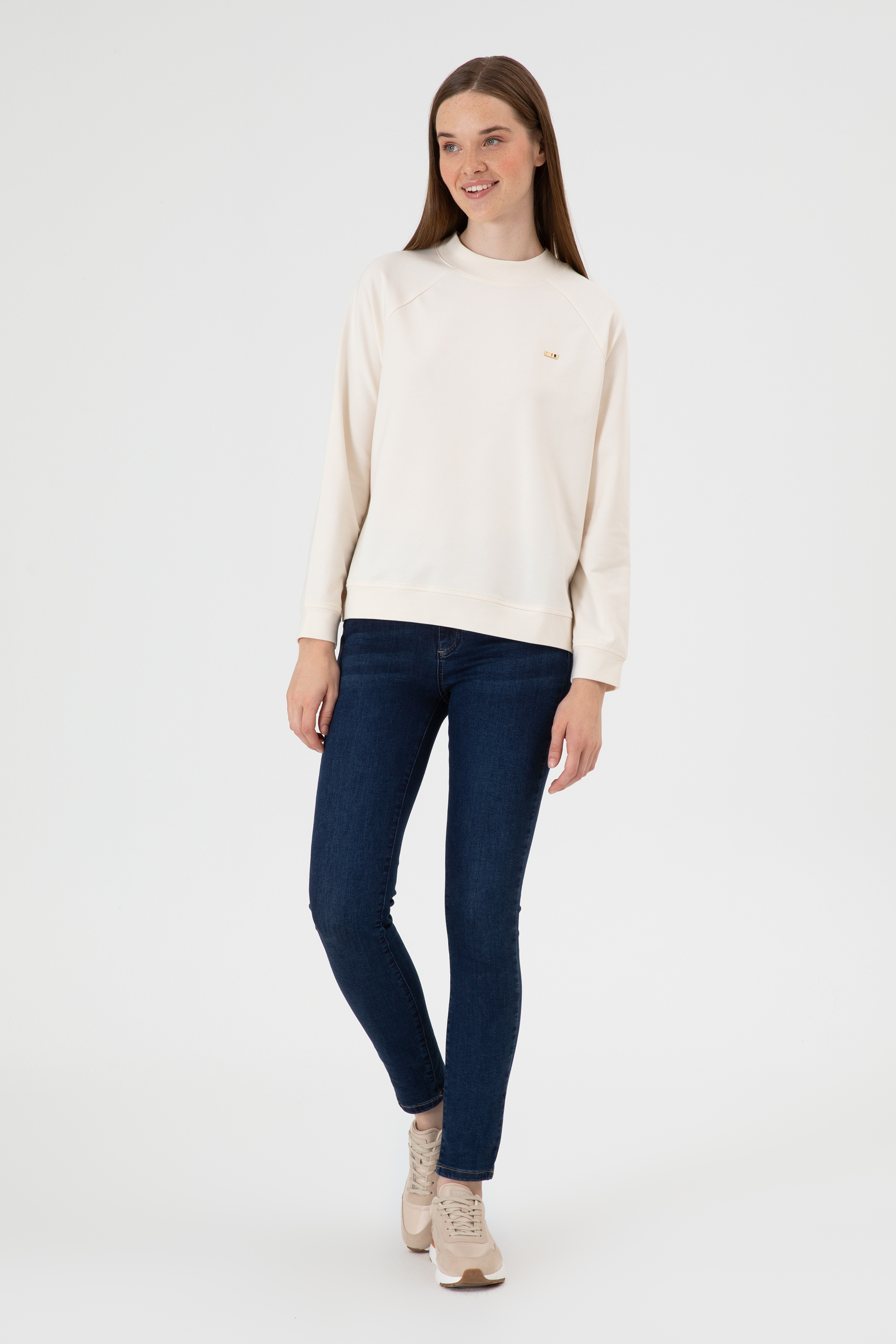 Kadın Krem Regular Bisiklet Yaka Basic Sweatshırt