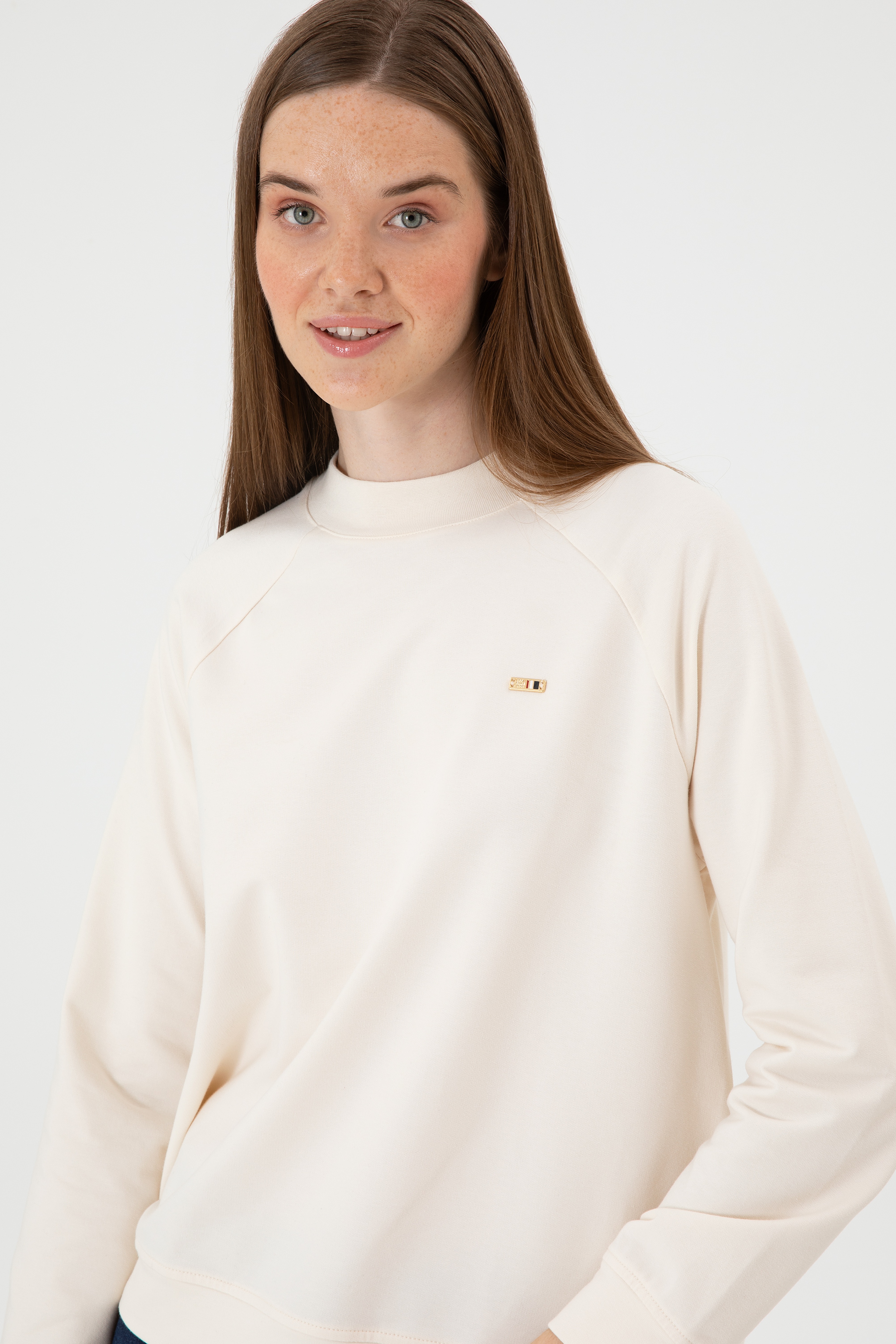 Kadın Krem Regular Bisiklet Yaka Basic Sweatshırt