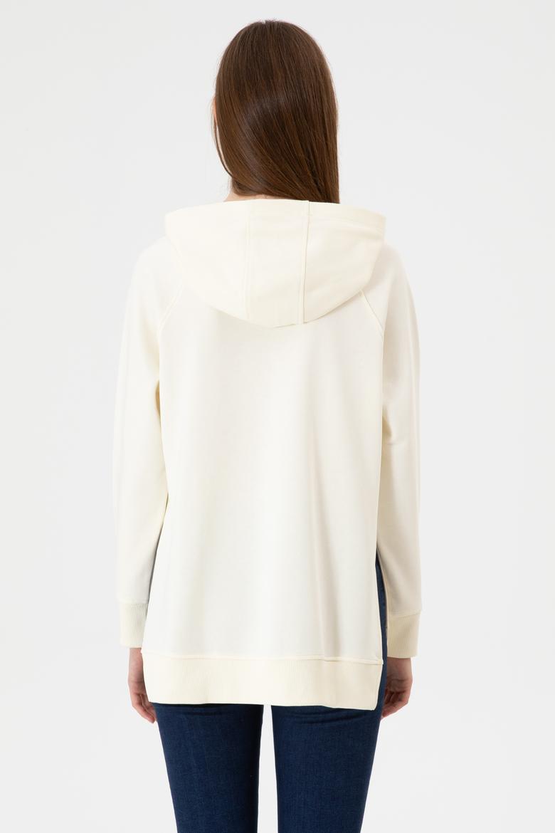 Kadın Krem Yırtmaçlı Kapüşonlu Sweatshırt - 50313611038