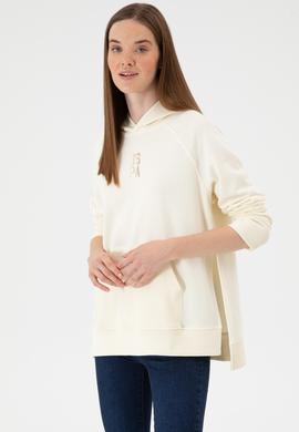 Kadın Krem Yırtmaçlı Kapüşonlu Sweatshırt - 50313611038