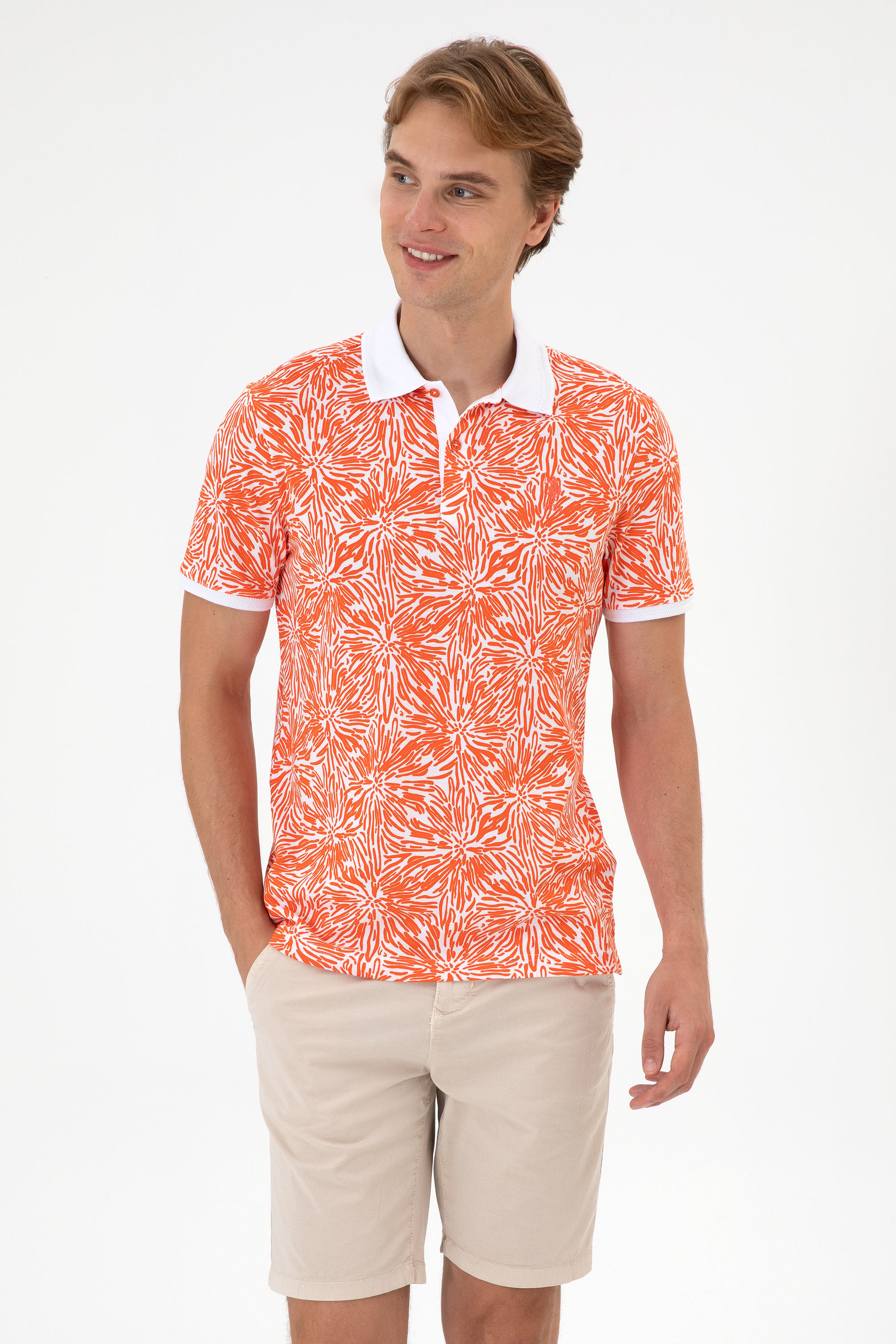 Erkek Regular Fit Polo Yaka Nar Çiçeği Tişört - Image 3