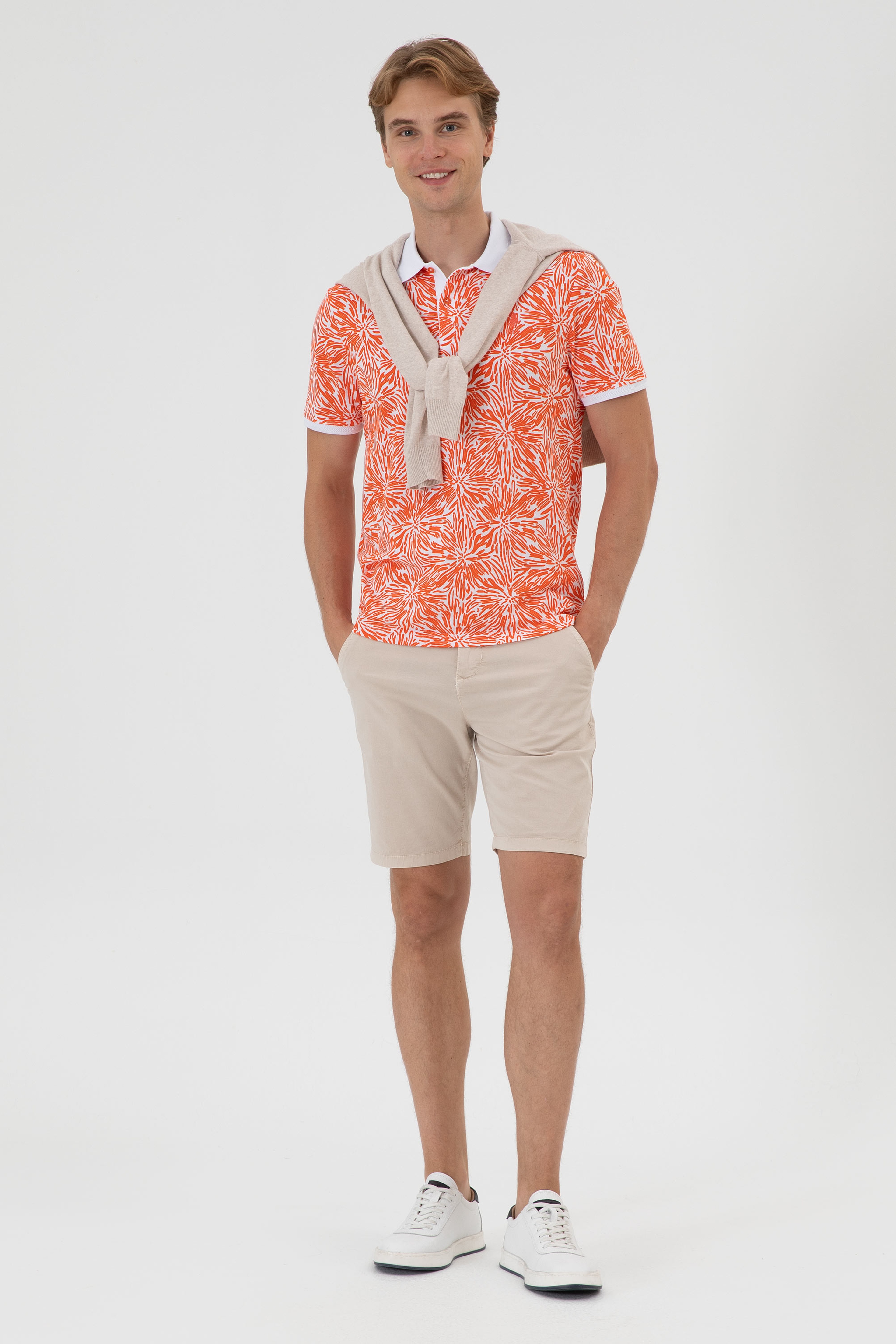 Erkek Regular Fit Polo Yaka Nar Çiçeği Tişört