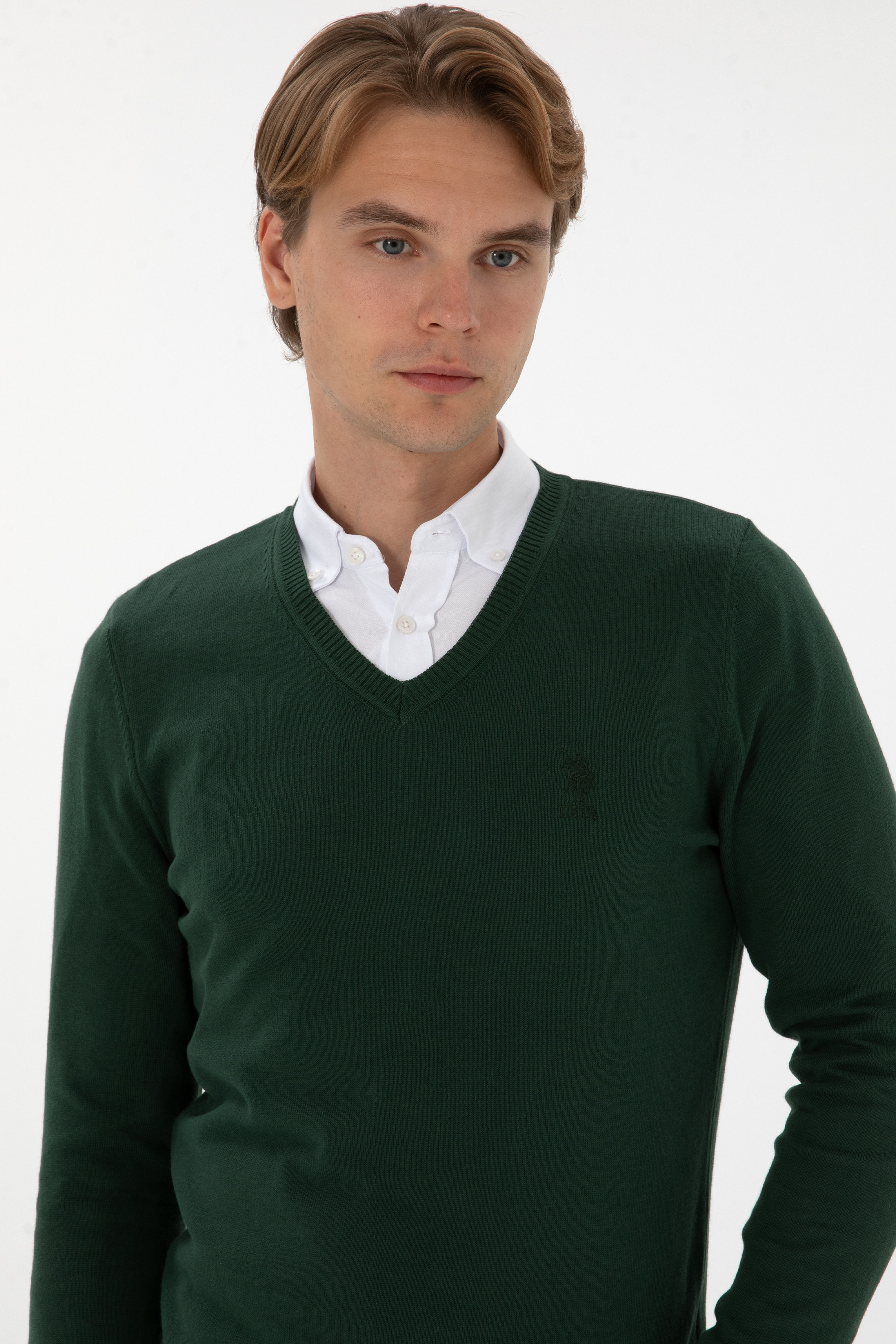 Erkek Slim Fit V Yaka Koyu Yeşil Basic Kazak - Image 2