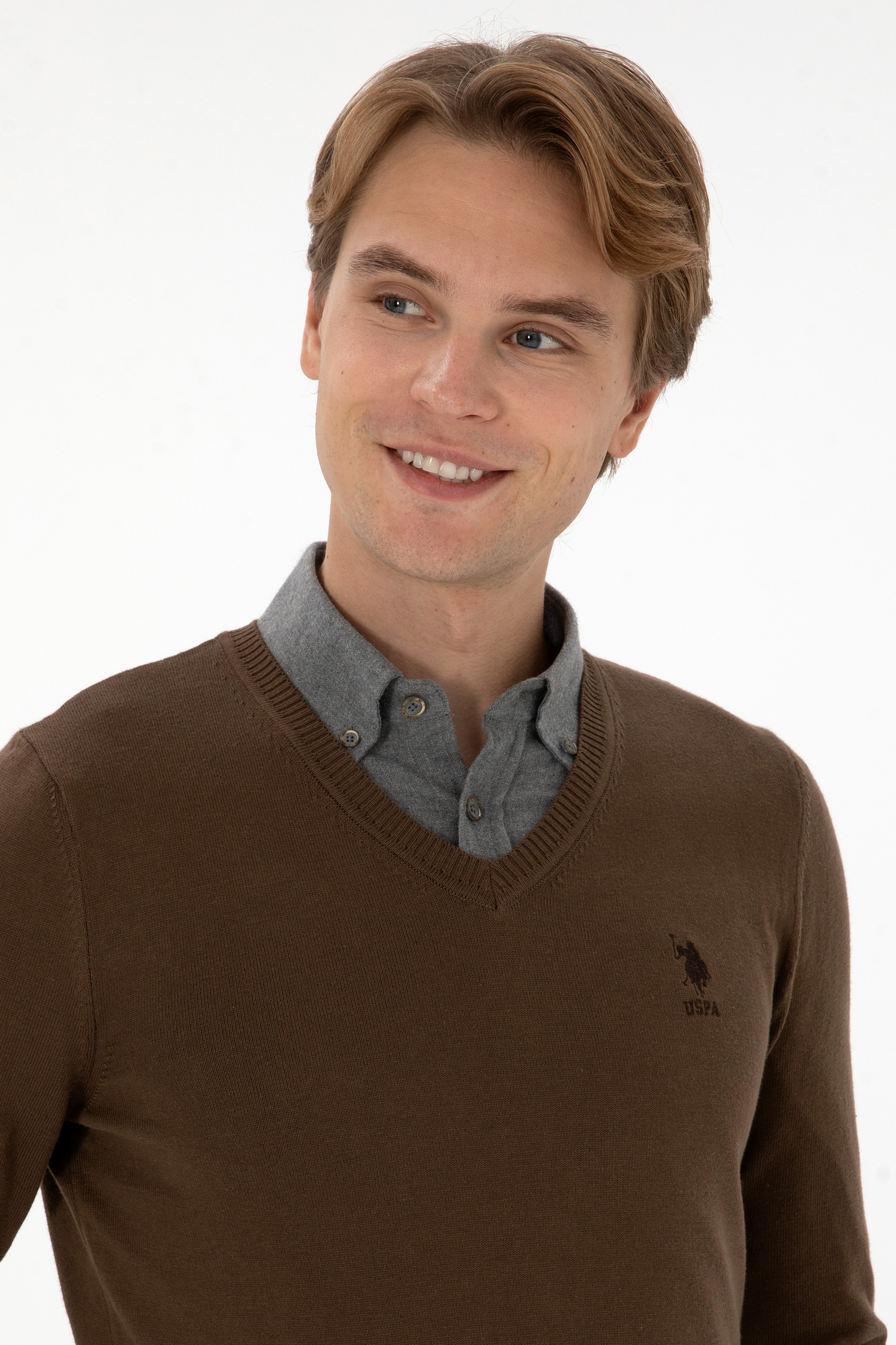 Erkek Slim Fit V Yaka Kahverengi Basic Kazak - Image 2