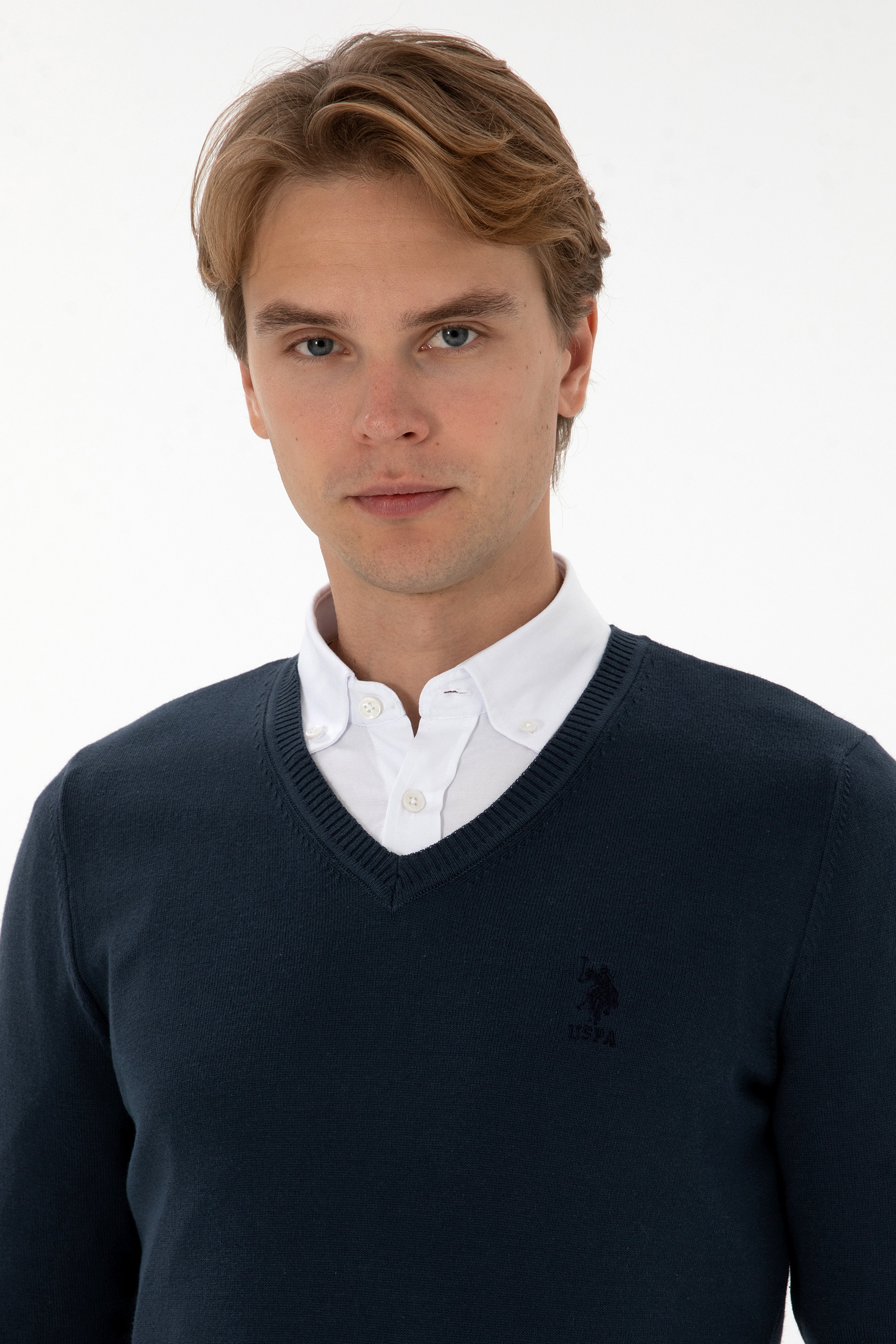 Erkek Slim Fit V Yaka Açık Lacivert Basic Kazak - Image 2