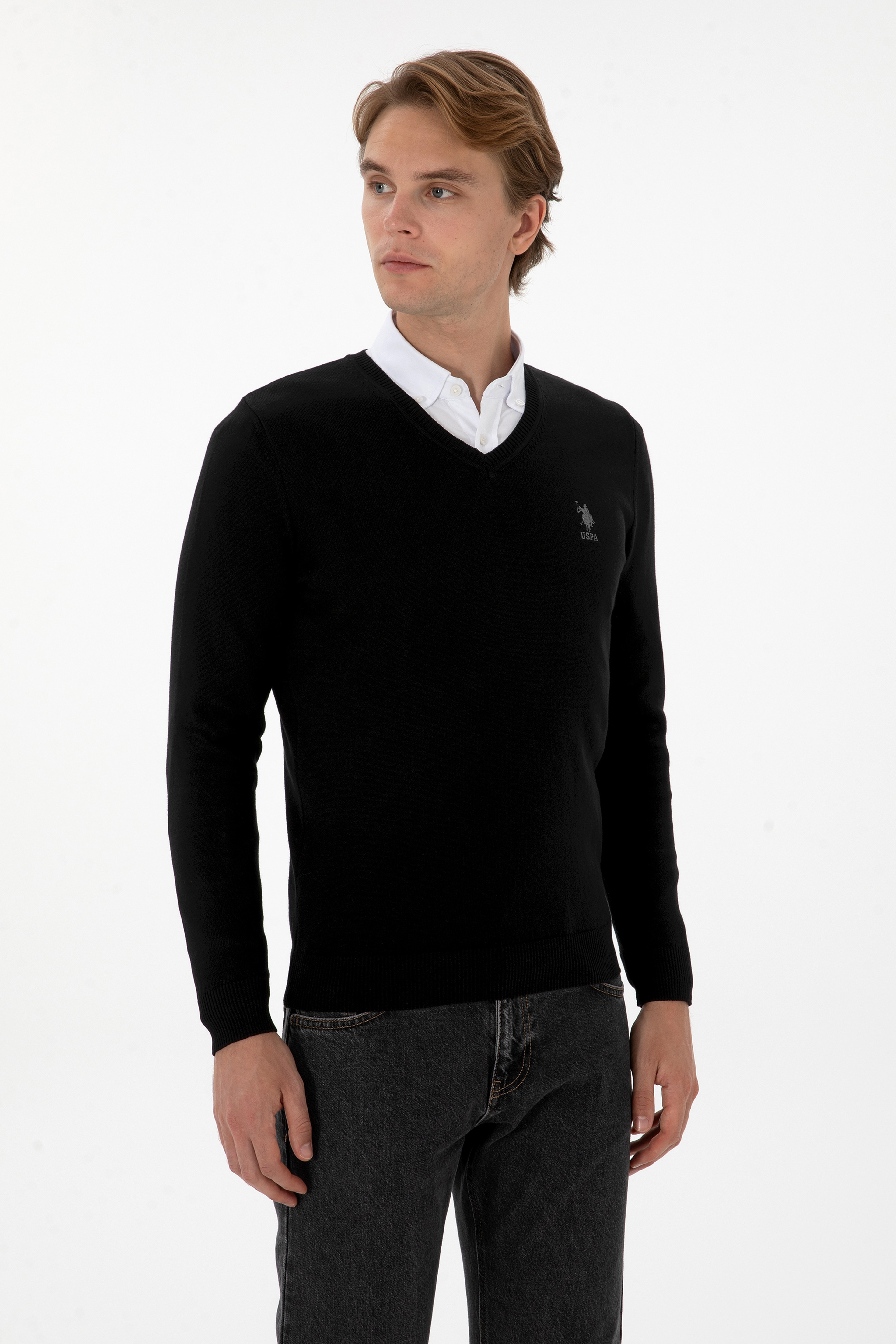 Erkek Slim Fit V Yaka Siyah Basic Kazak - Image 3