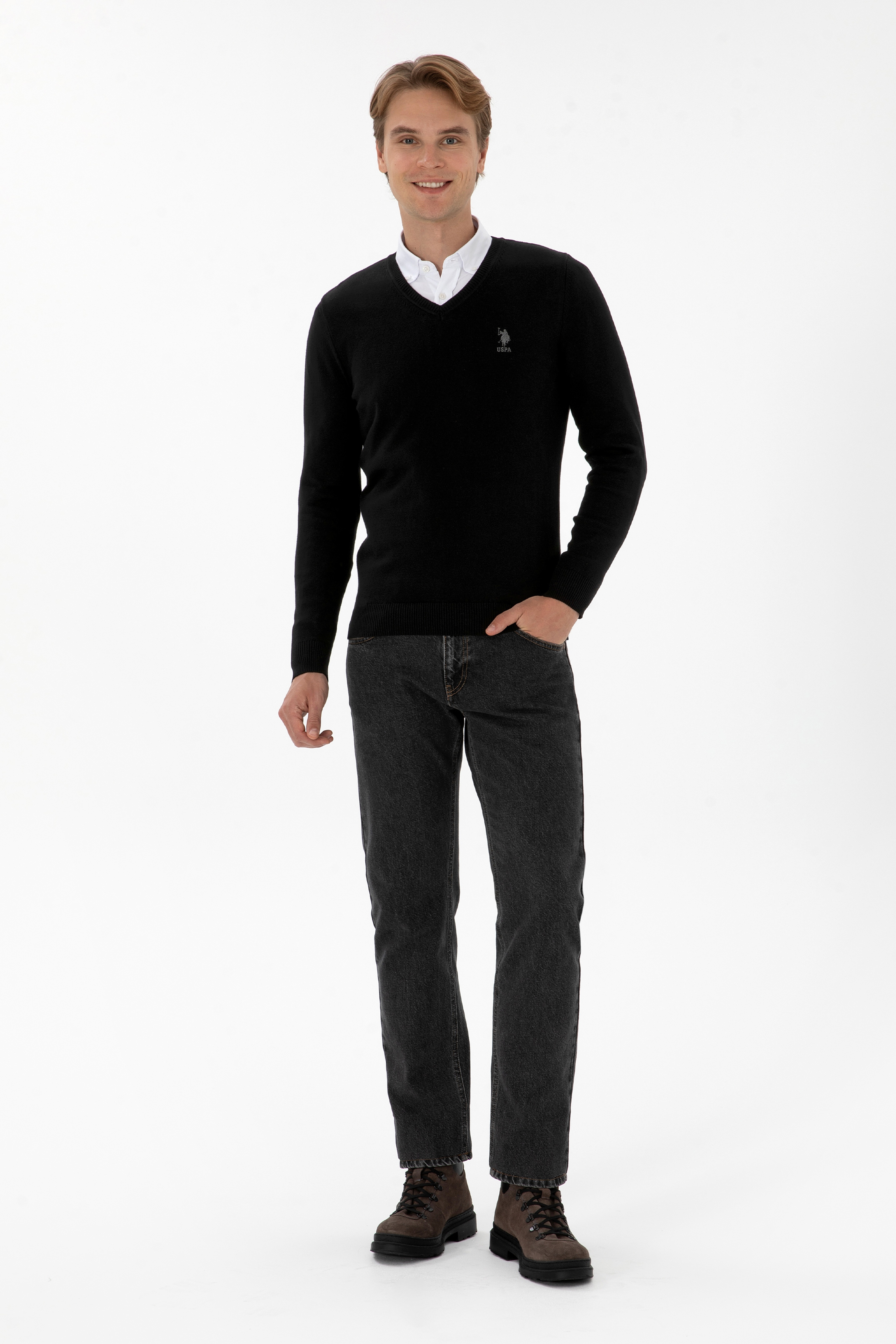 Erkek Slim Fit V Yaka Siyah Basic Kazak - Image 4