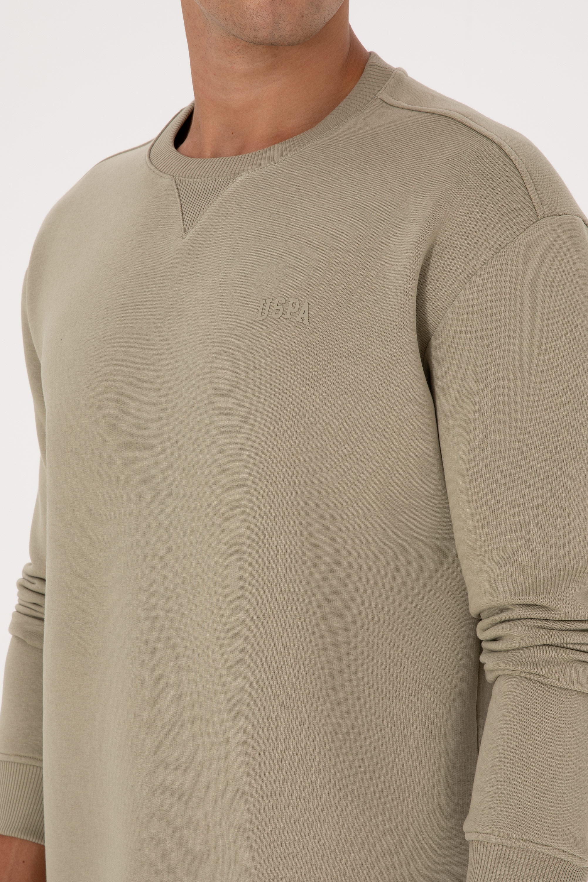 Erkek Comfort Fit Bisiklet Yaka Şardonlu Açık Haki Basic Sweatshirt - Image 7