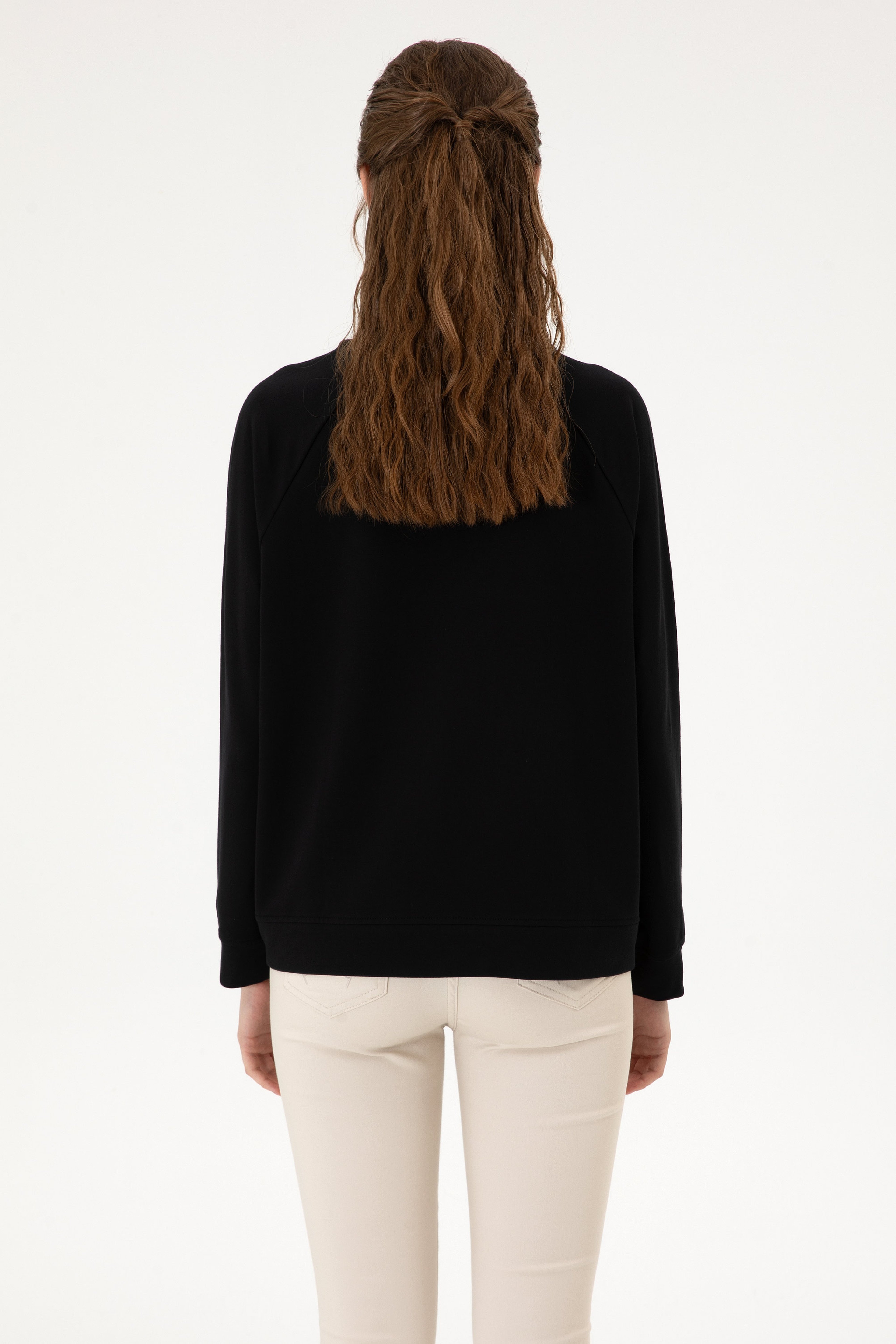 Kadın Siyah Regular Bisiklet Yaka Basic Sweatshırt - Image 5